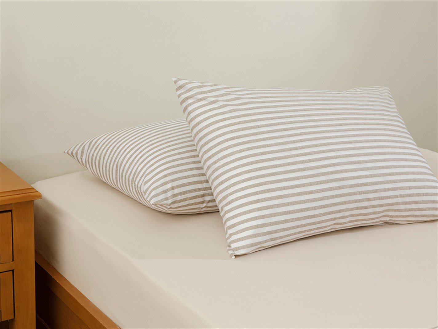 Modern Stripe Kombin 57 Tel / 144 Numărul de fir 2 set 50x70 cm Burgundia-gri