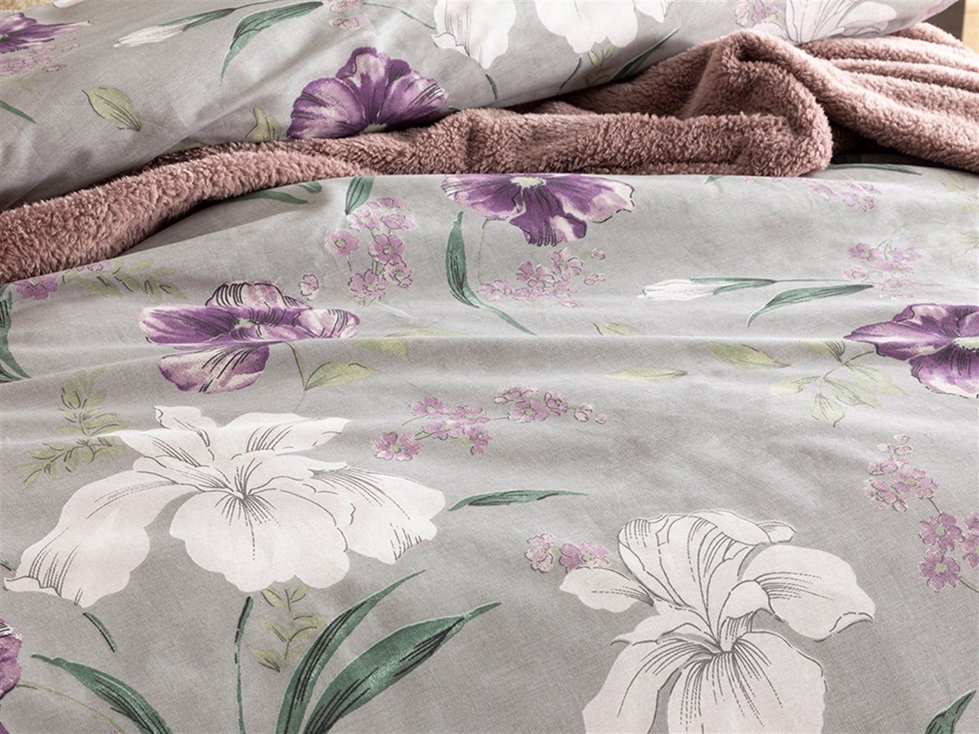 Mystic Iris 57 Tel / 144 Numărul de fir Meniu mare 240x220 cm Сиво