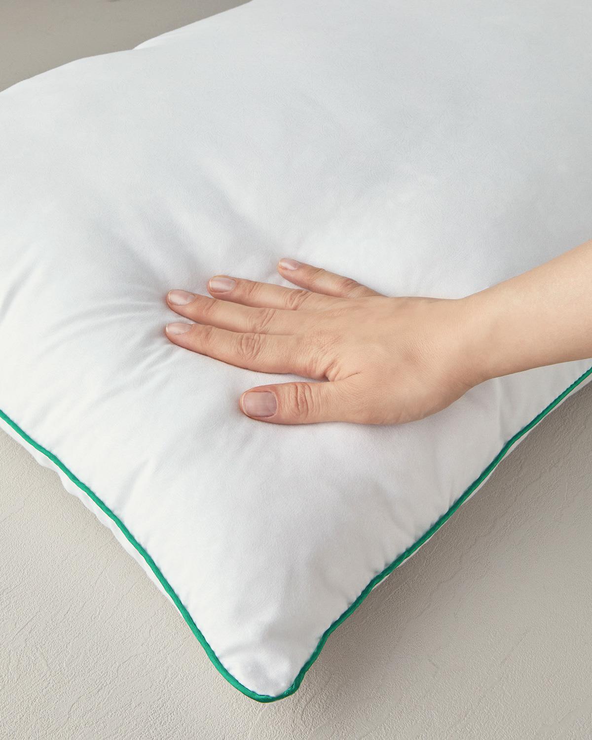 Pernă, BAMBOO BASIC, bambus cu umplutură din fibra siliconizata, 80x80 cm, alb