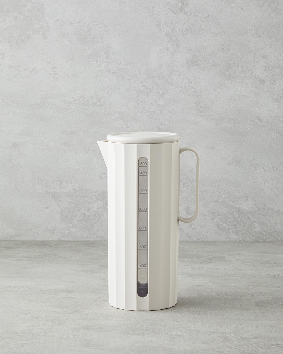 PP Carafă 1500 ml Crem.