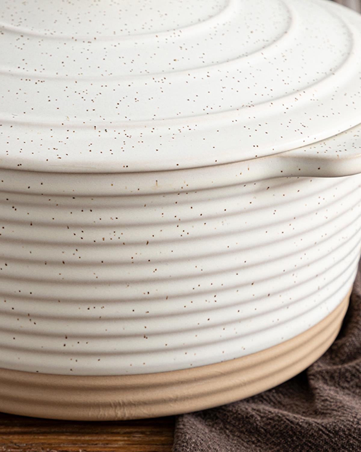 Dots Stoneware Pan 29x18 cm White