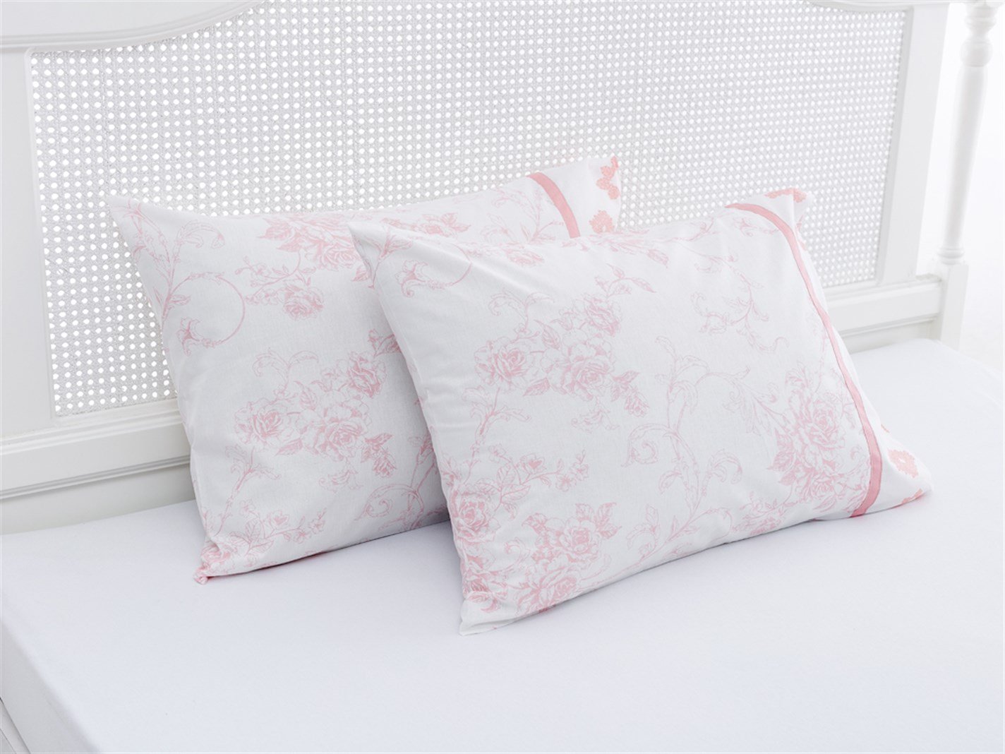 Rambler Rose 57 Tel / 144 Numărul de fir 2 set 50x70 cm Roz