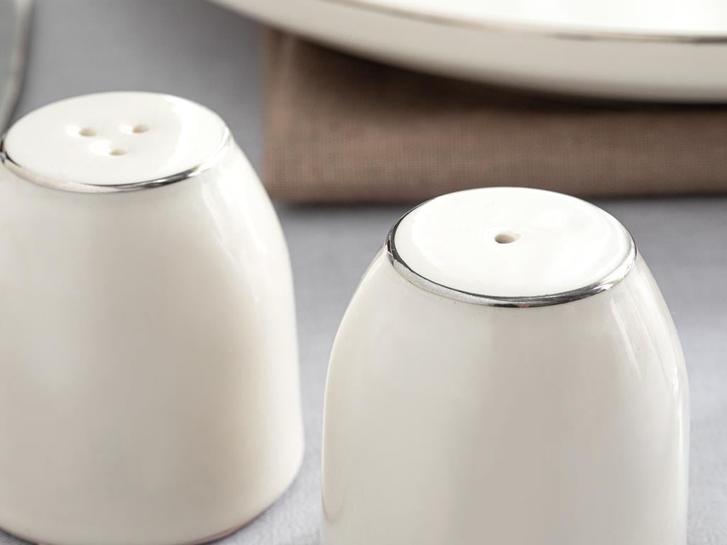 Torino Porcelain Salt And Pepper Shak 5,5x5 cm Silver.