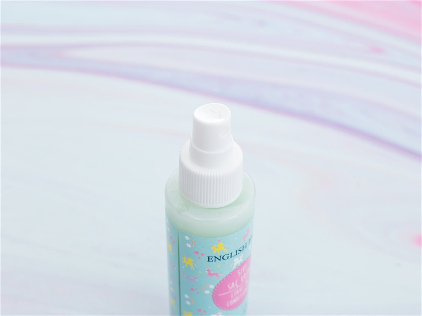Unicorn Cosmetic Pieptene ușoară 110 ml Verde deschis