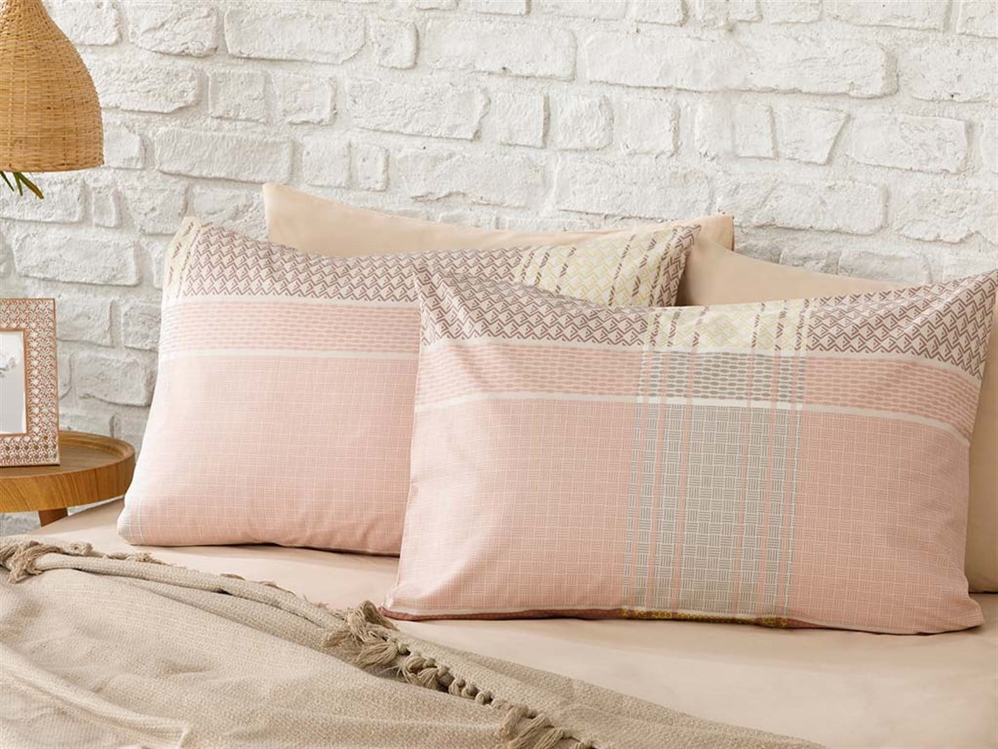 Verificare urbană 57 Tel / 144 Numărul de fir 2 set 50x70 cm Roz