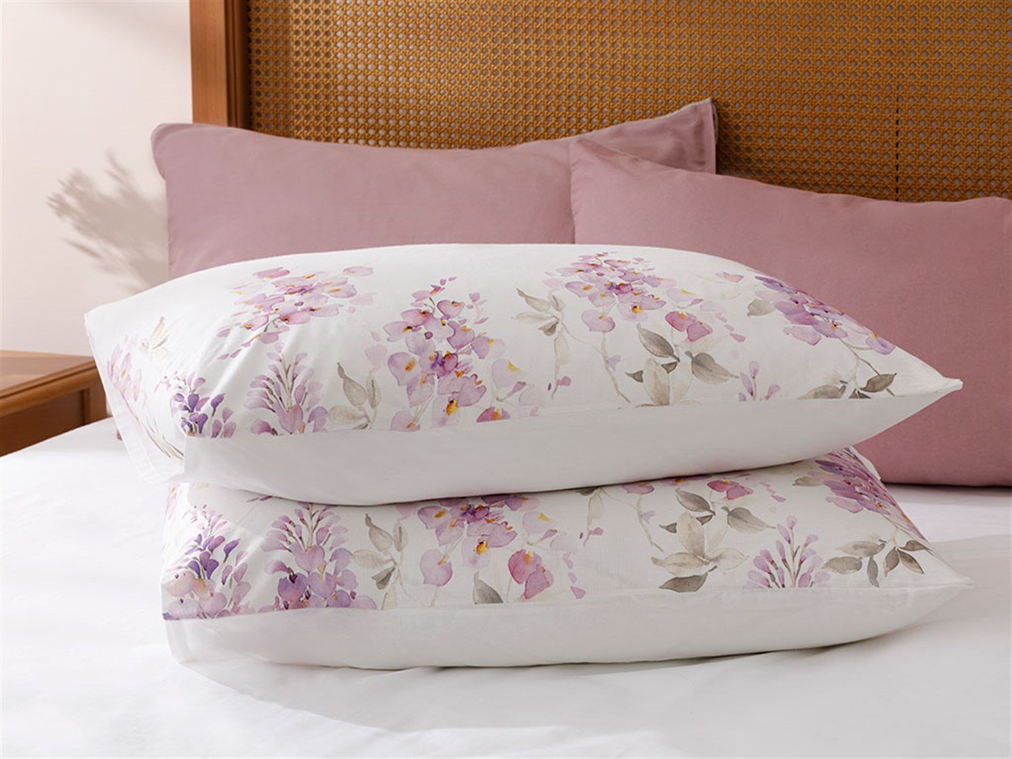 Wisteria pură 57 Tel / 144 Numărul de fir 2 set 50x70 cm Violet
