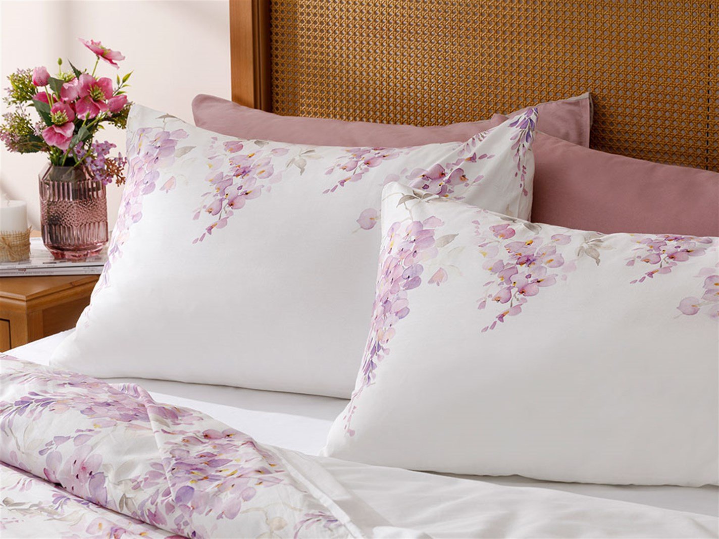 Wisteria pură 57 Tel / 144 Numărul de fir 2 set 50x70 cm Violet