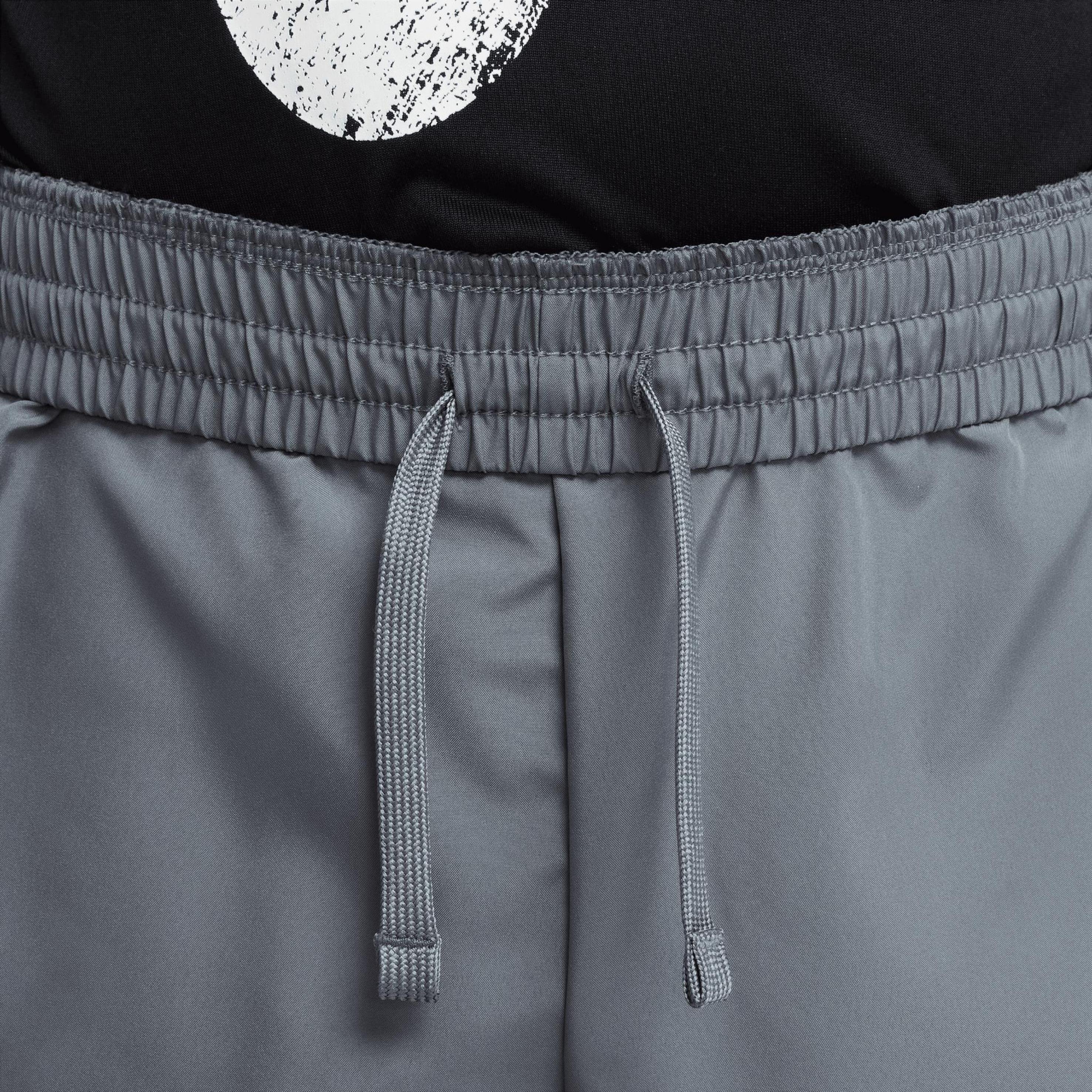  Nike Multi Dri-FIT Genç Çocuk Antrenman Şortu