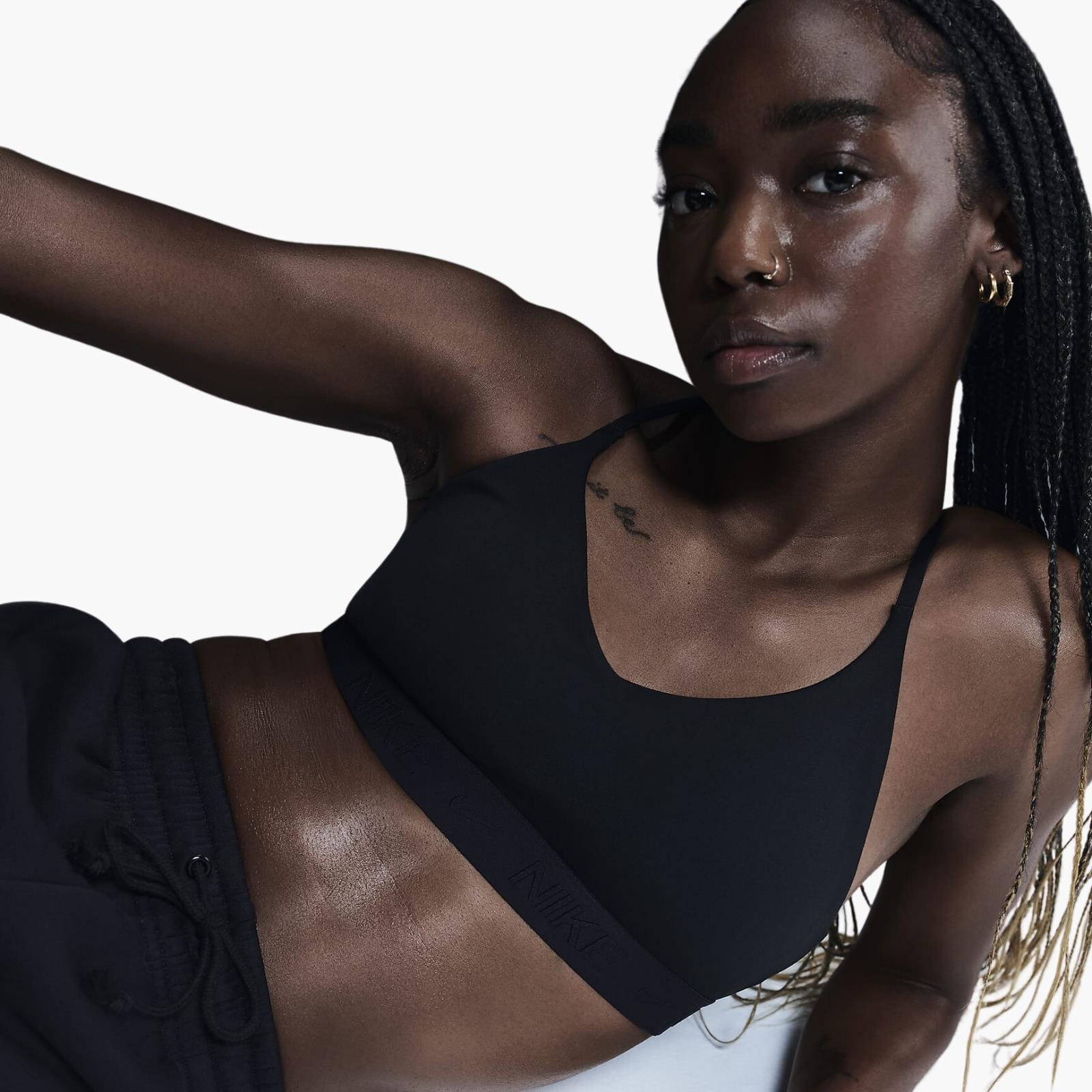 Nike Indy Hafif Destek Dolgulu Ayarlanabilir Spor Sütyeni