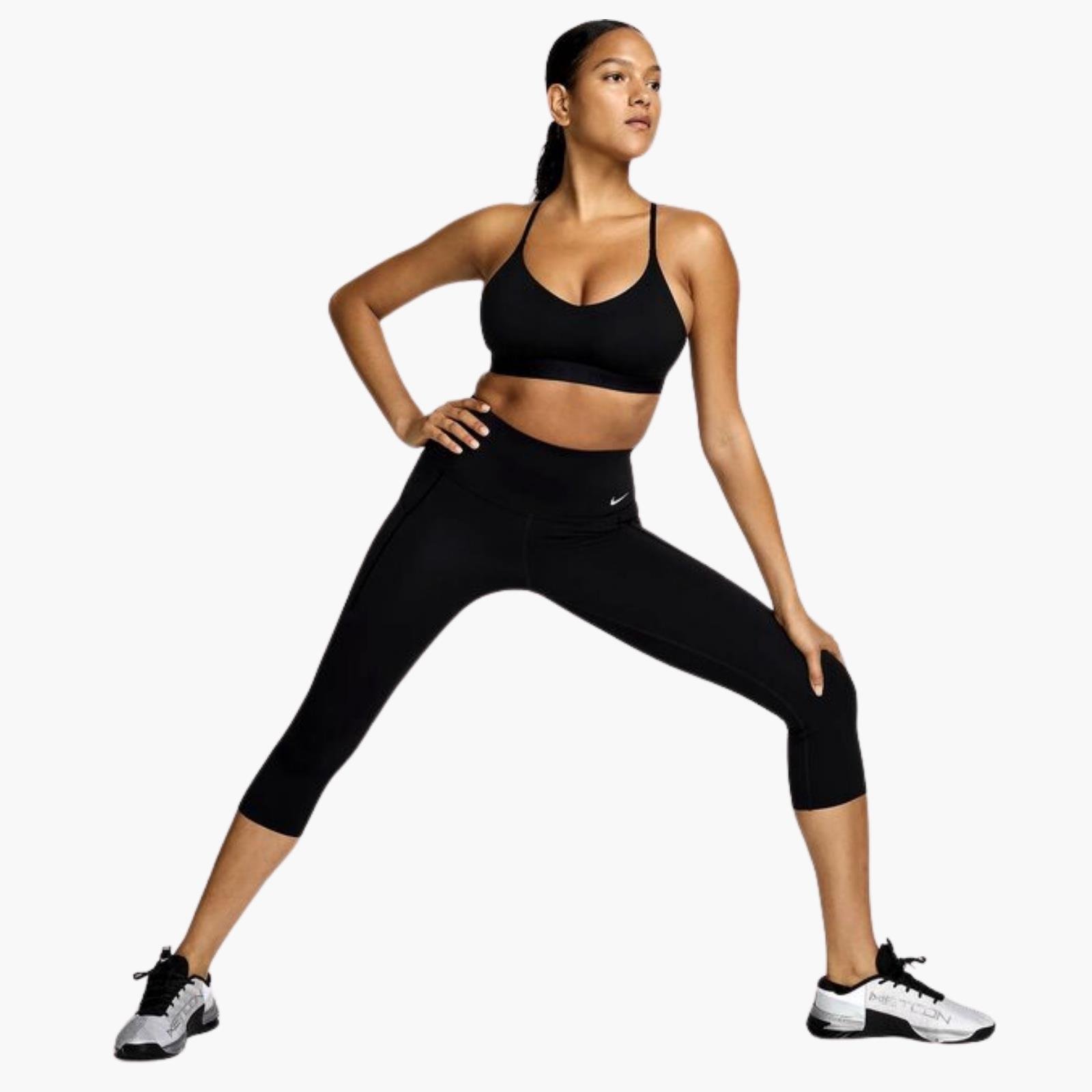 Nike Indy Hafif Destek Dolgulu Ayarlanabilir Spor Sütyeni