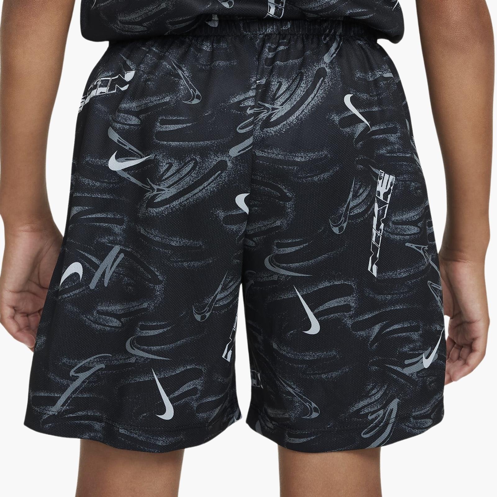 Nike Multi Dri-FIT Genç Çocuk Şortu