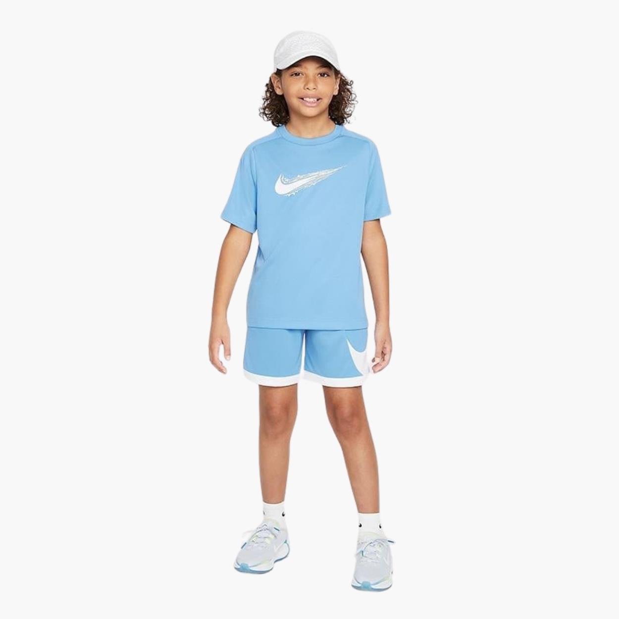 Nike Multi Dri-FIT Genç Çocuk T-Shirt - Açık Mavi