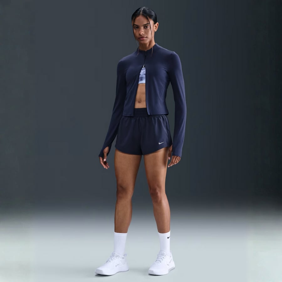 Nike One Dri-FIT Orta Belli Kısa Astarlı Şort 8 cm