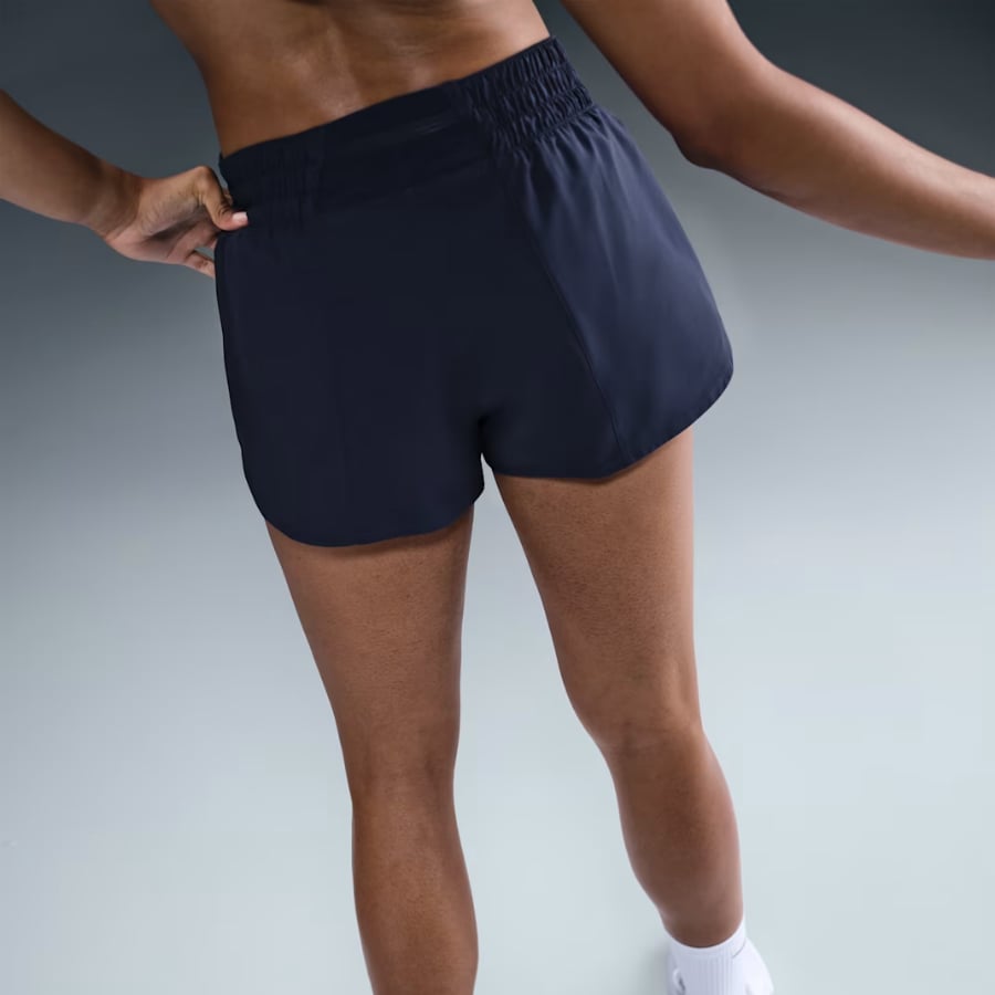 Nike One Dri-FIT Orta Belli Kısa Astarlı Şort 8 cm