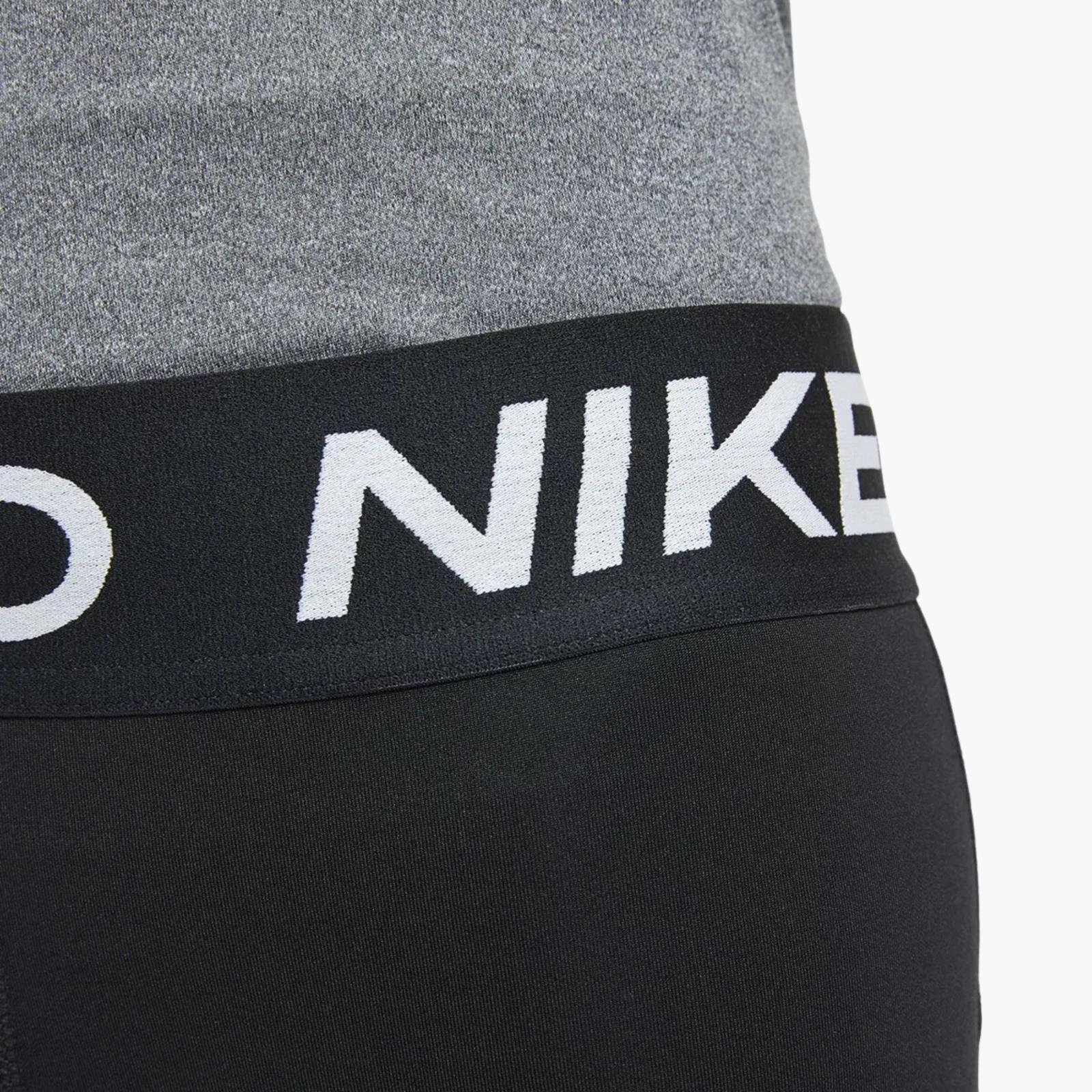 Nike PRO Dri-FIT 3'ü 1 Arada 8 cm Genç Kız Şortu