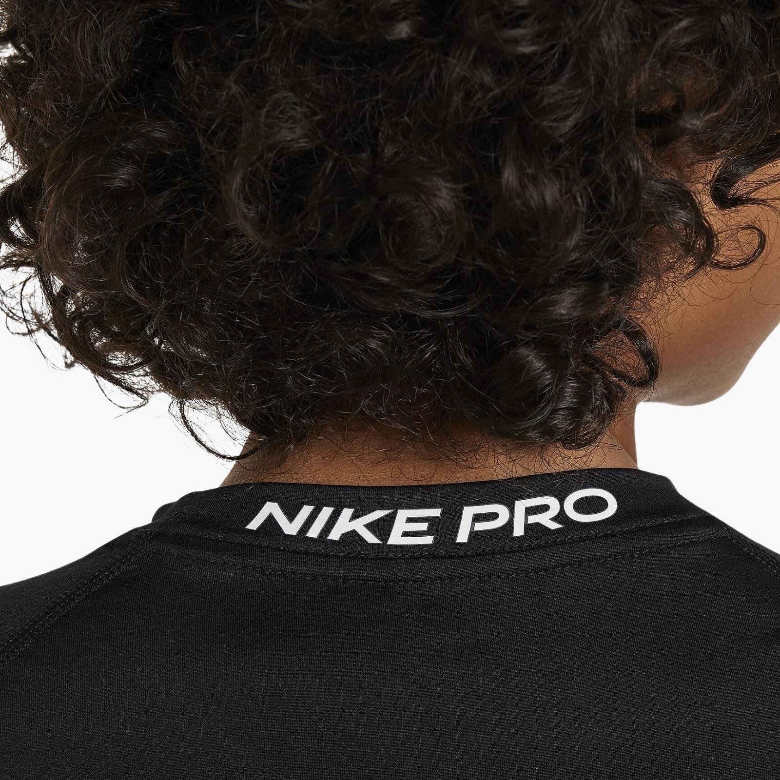 Nike Pro Dri-FIT Genç Çocuk T-Shirt