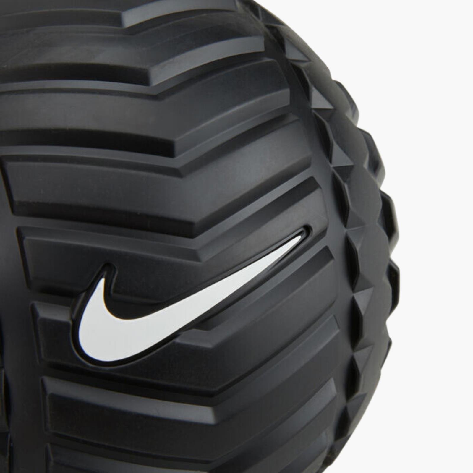 Nike Recovery Masaj Topu - Siyah