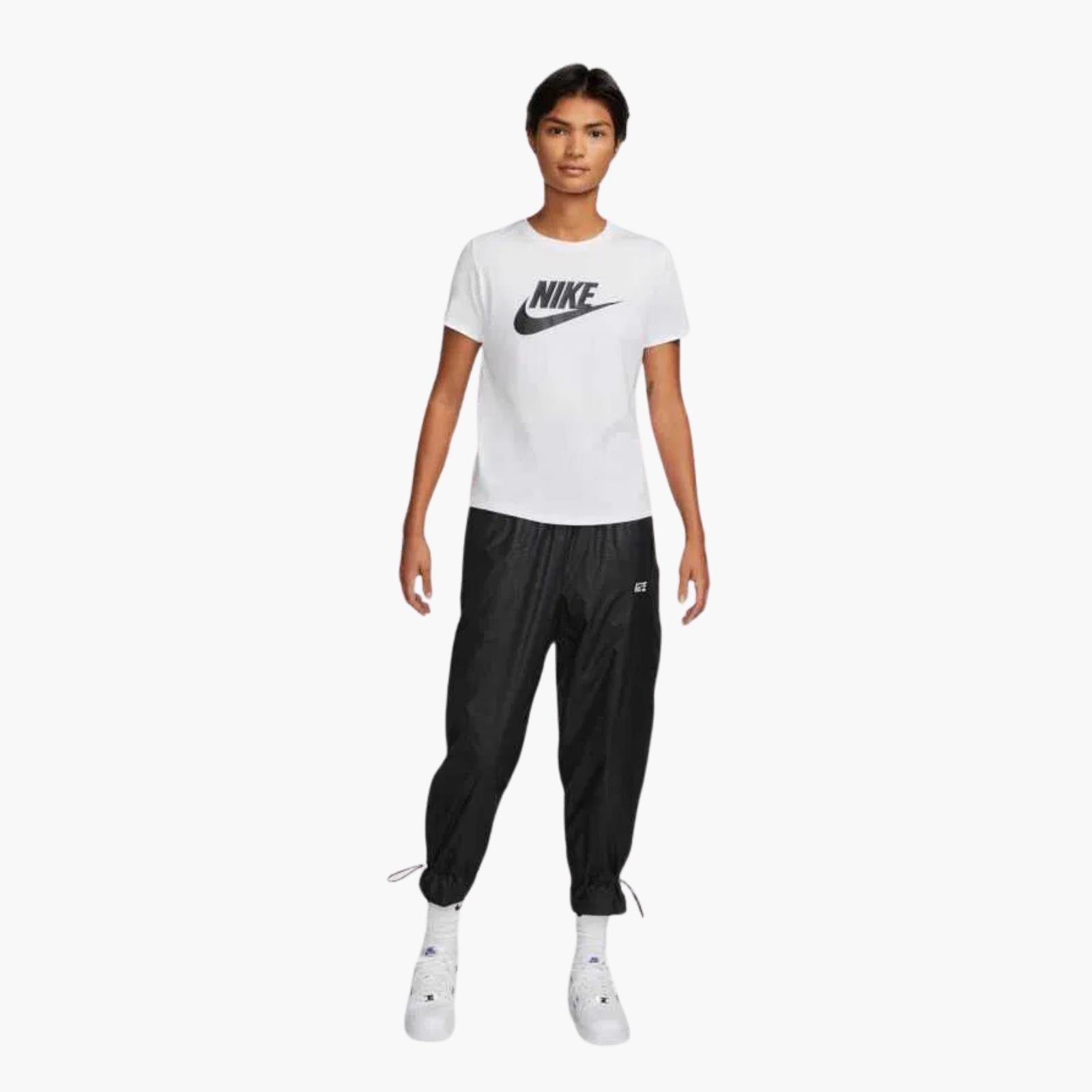 Nike Sportswear Essentials Futura Logo T-Shirt