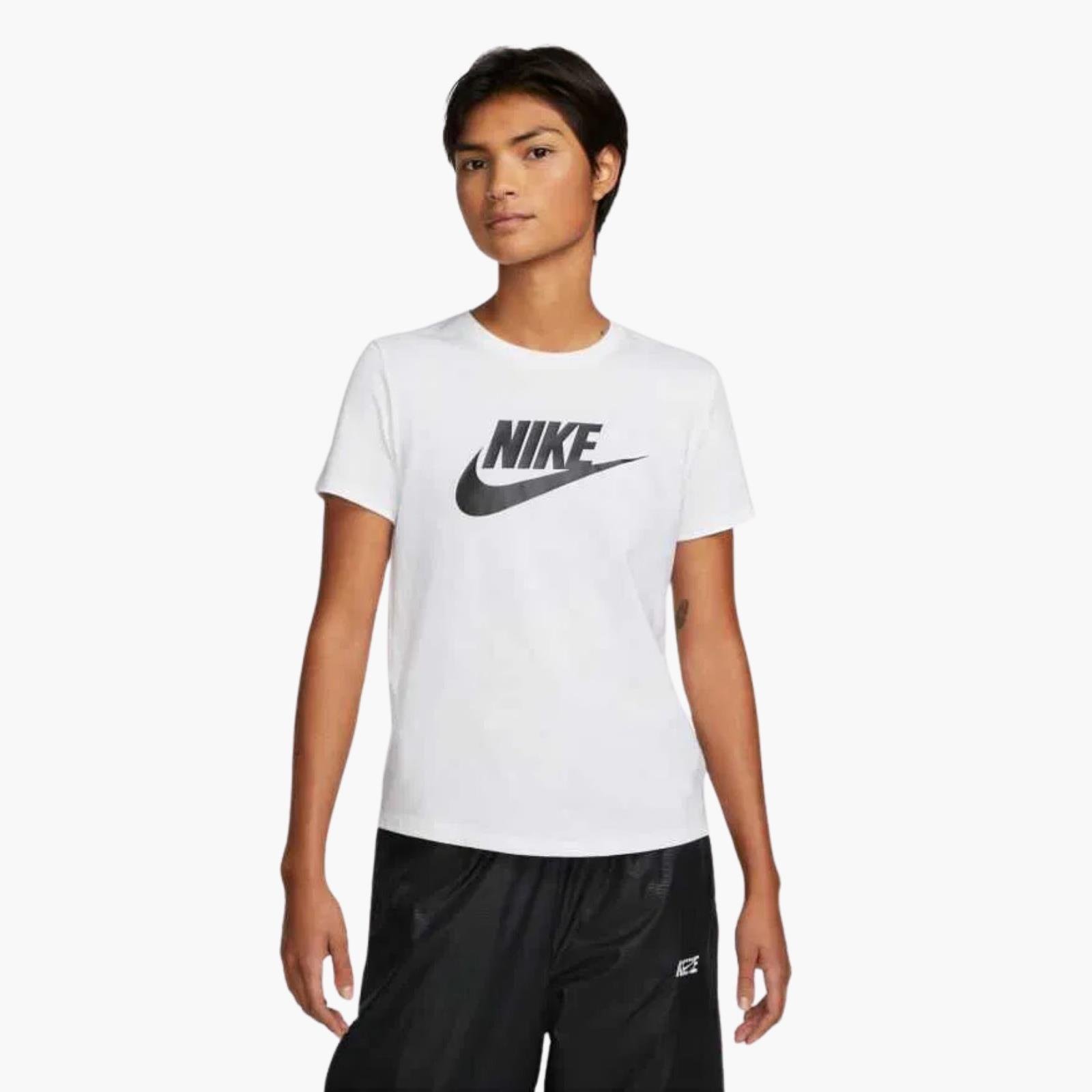 Nike Sportswear Essentials Futura Logo T-Shirt