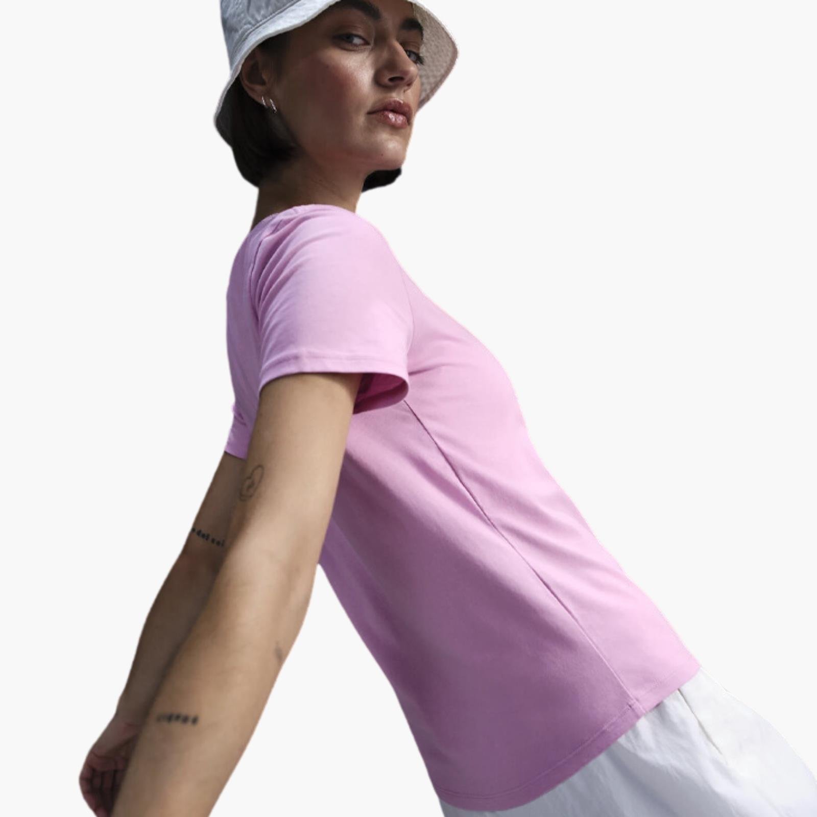 Nike Sportswear Essentials Futura Logo T-Shirt