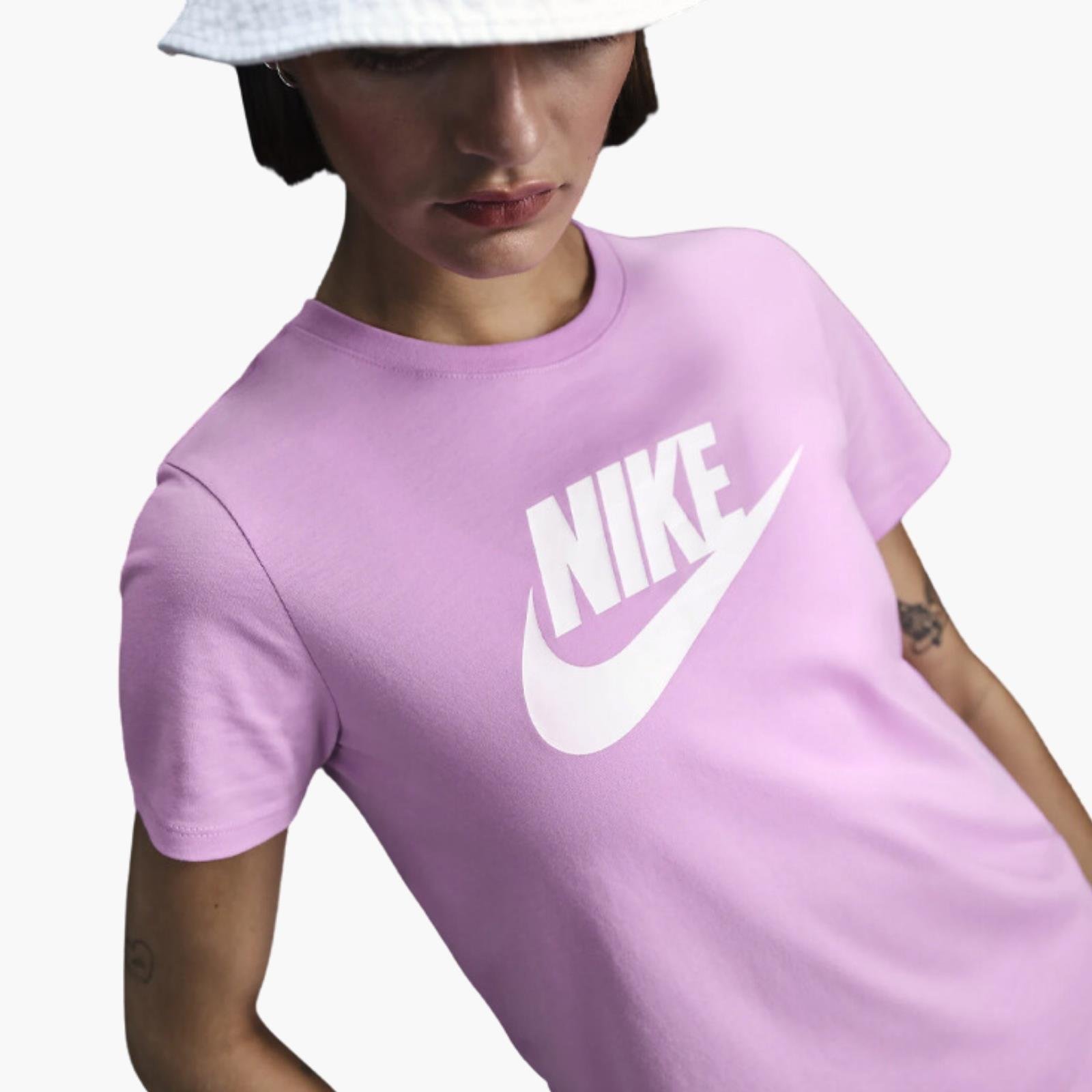 Nike Sportswear Essentials Futura Logo T-Shirt