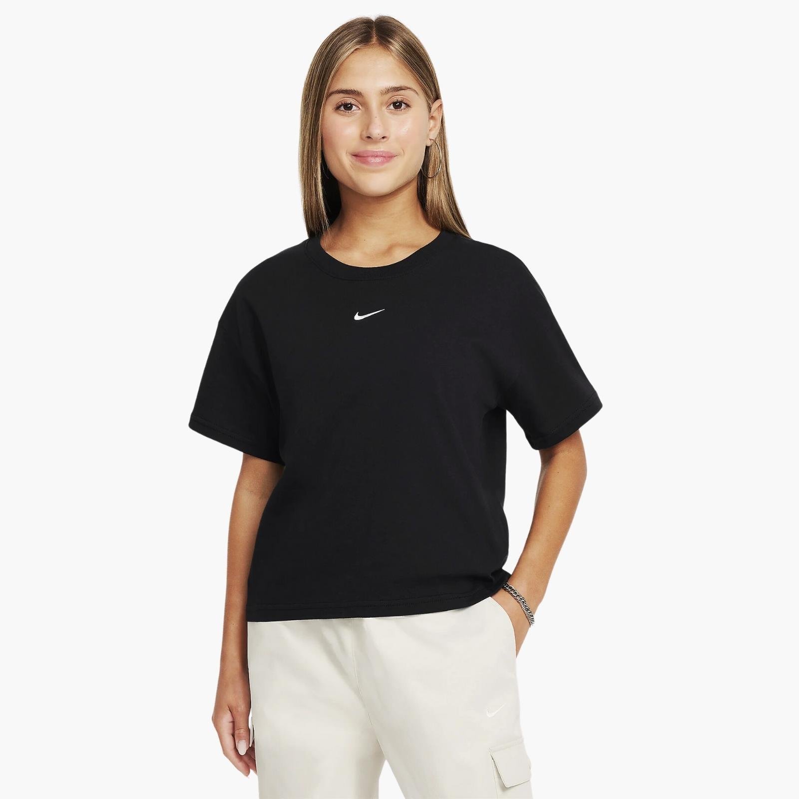 Nike Sportswear Essentials Genç Kız T-Shirt