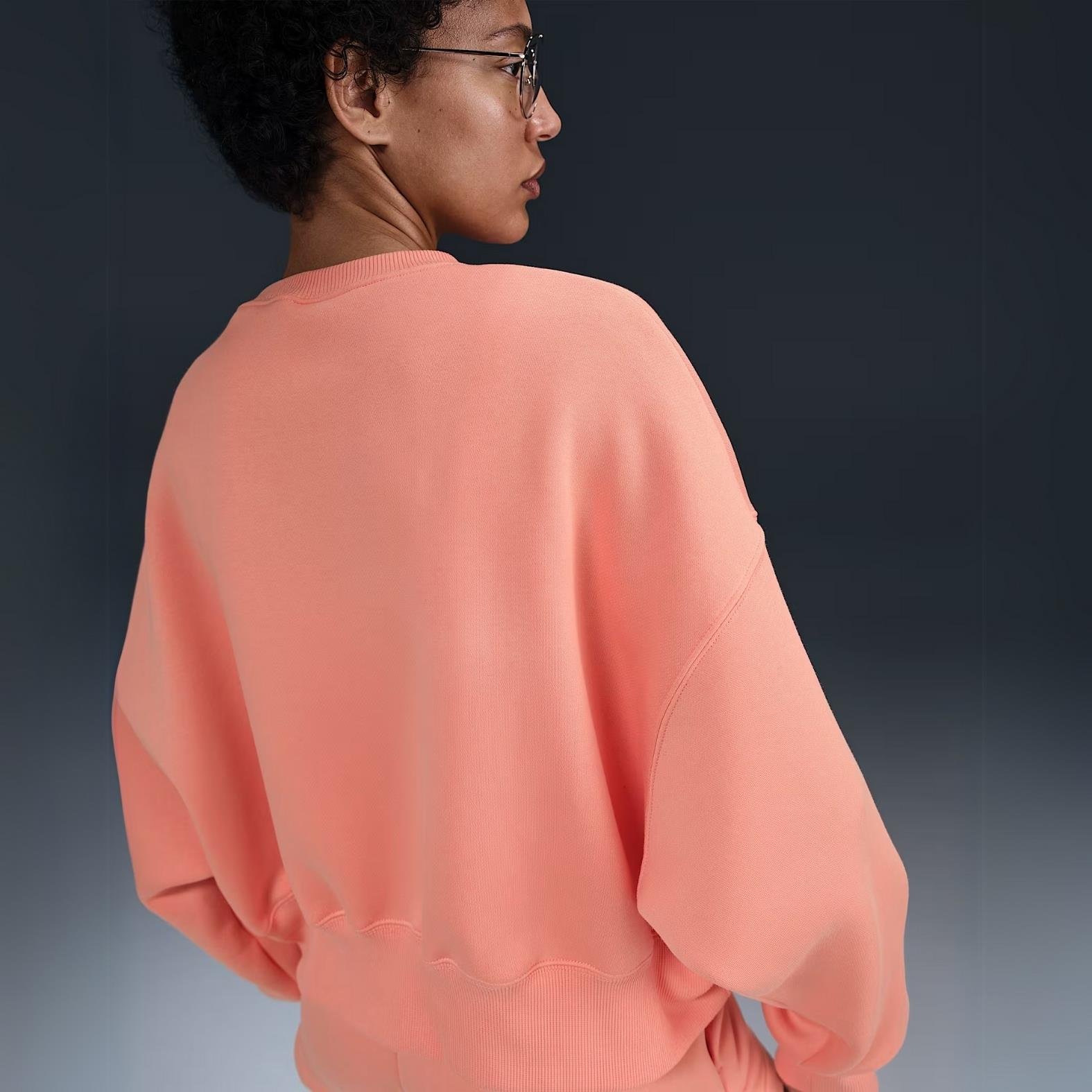 Nike Sportswear Phoenix Fleece Ekstra Bol Kesimli Sıfır Yakalı Kadın Sweatshirt'ü