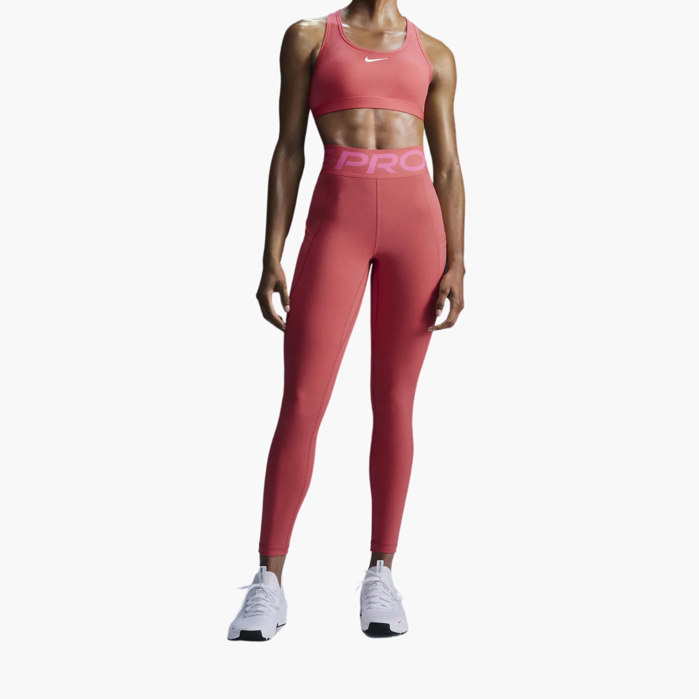 Nike Swoosh Medium Support Dolgulu Spor Sütyeni