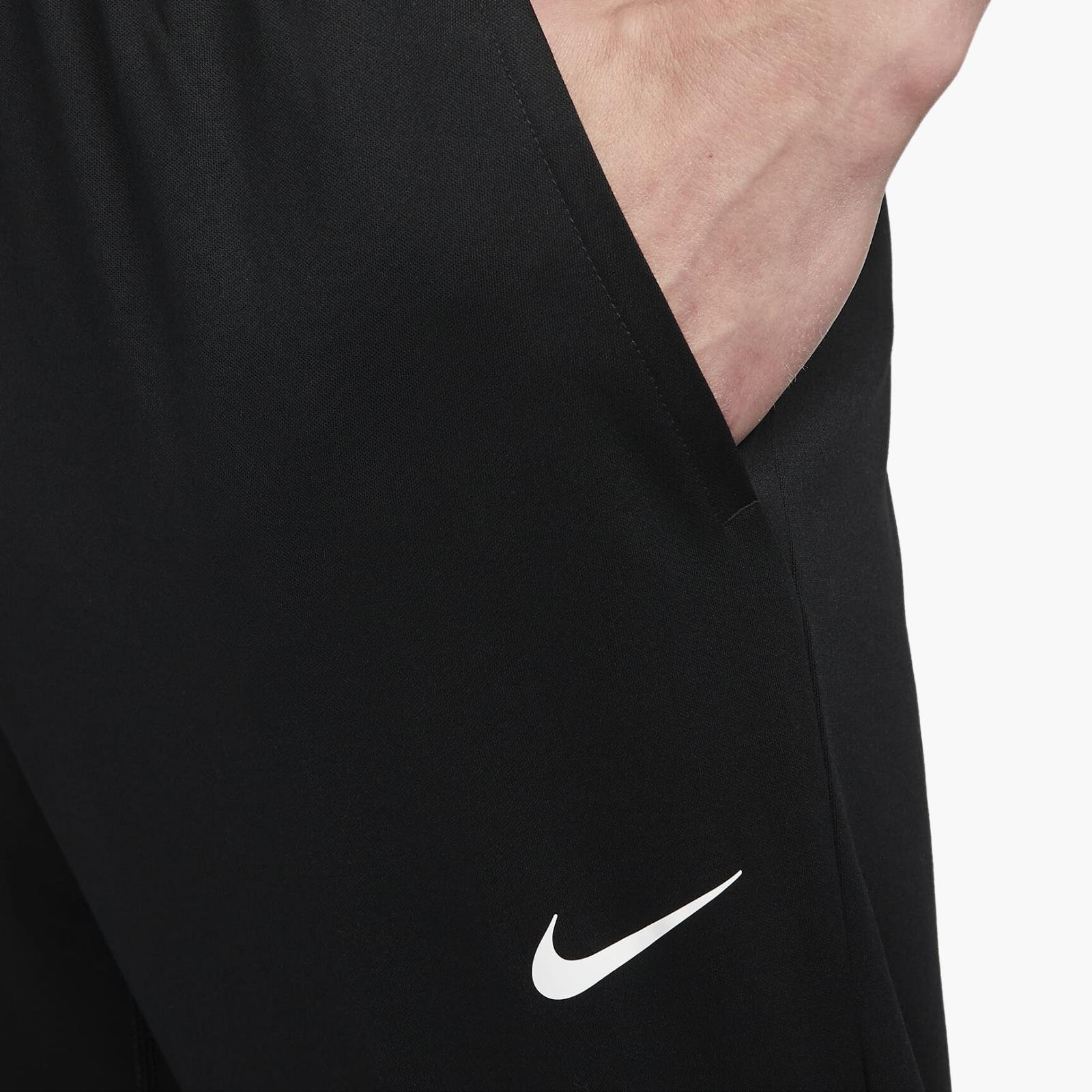 Nike Totality Dri-FIT Bileğe Doğru Daralan Çok Yönlü Eşofman Altı