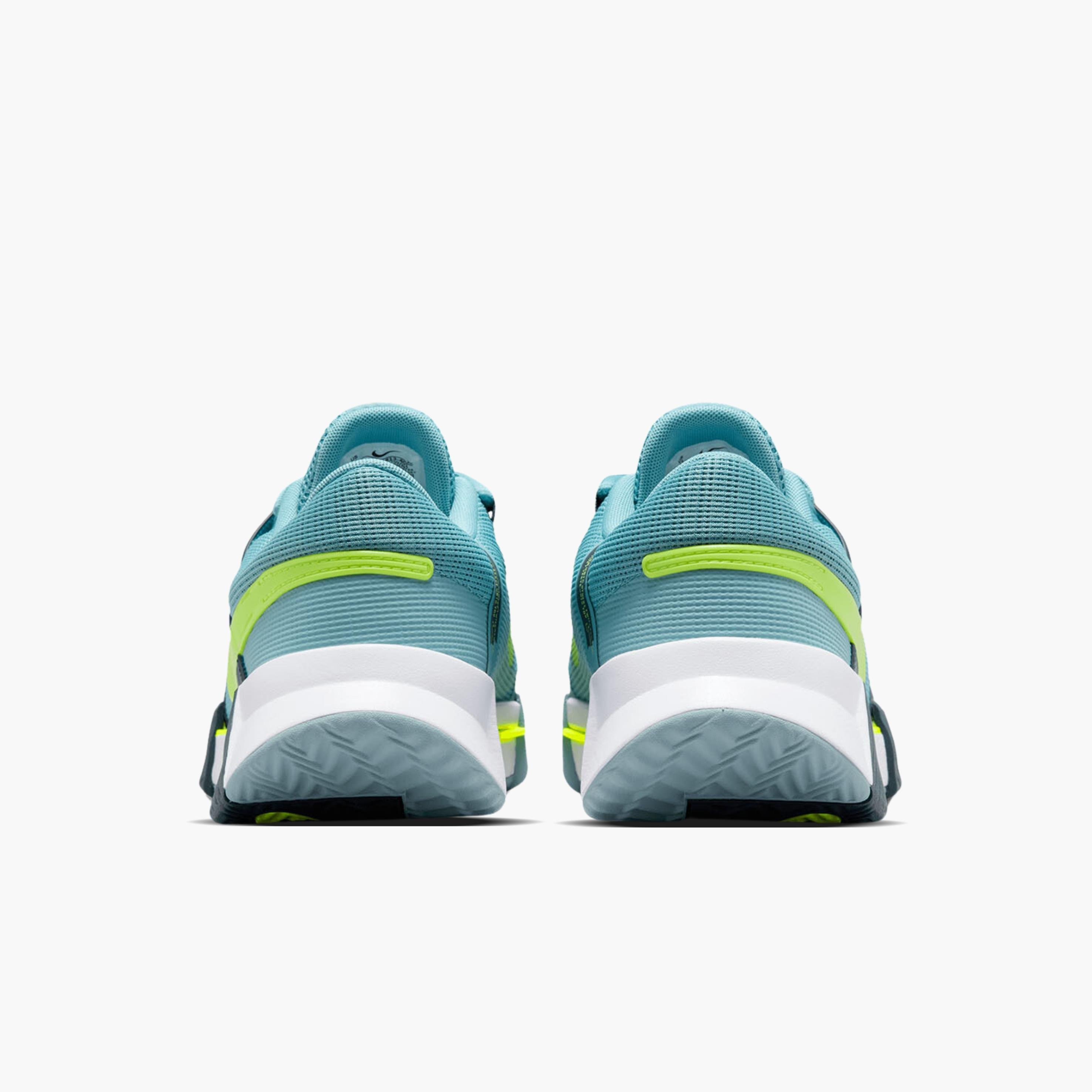 Nike Zoom GP Challenge 1 Toprak Kort Tenis Ayakkabısı