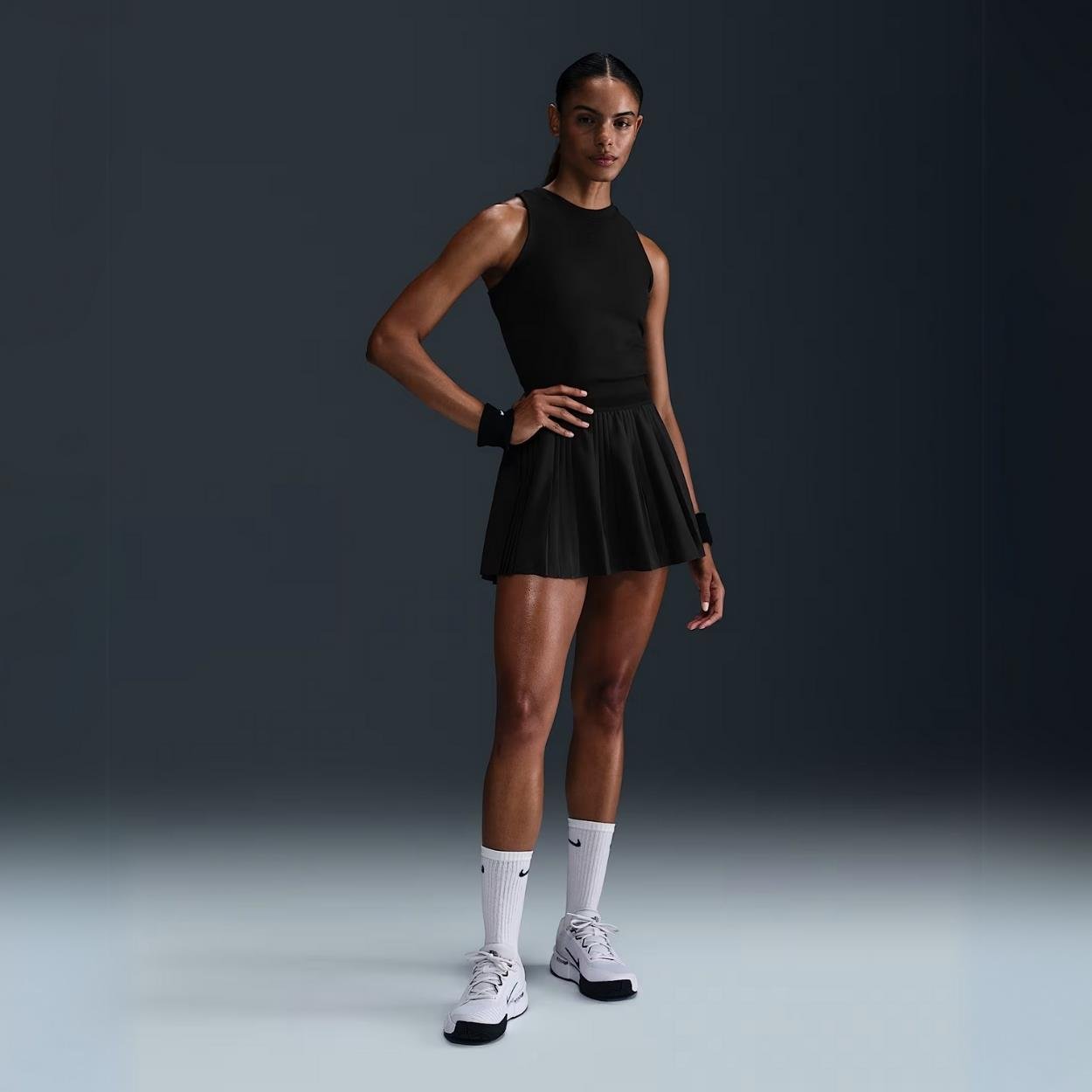 NikeCourt Advantage Dri-FIT Pileli Tenis Eteği - Siyah