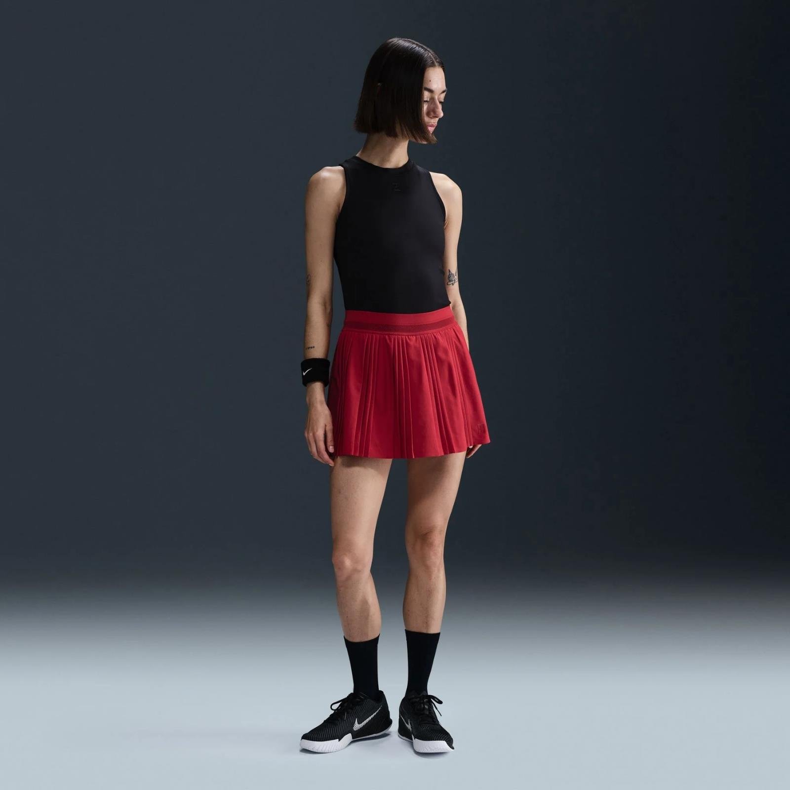 NikeCourt Advantage Dri-FIT Pileli Tenis Eteği - Kırmızı