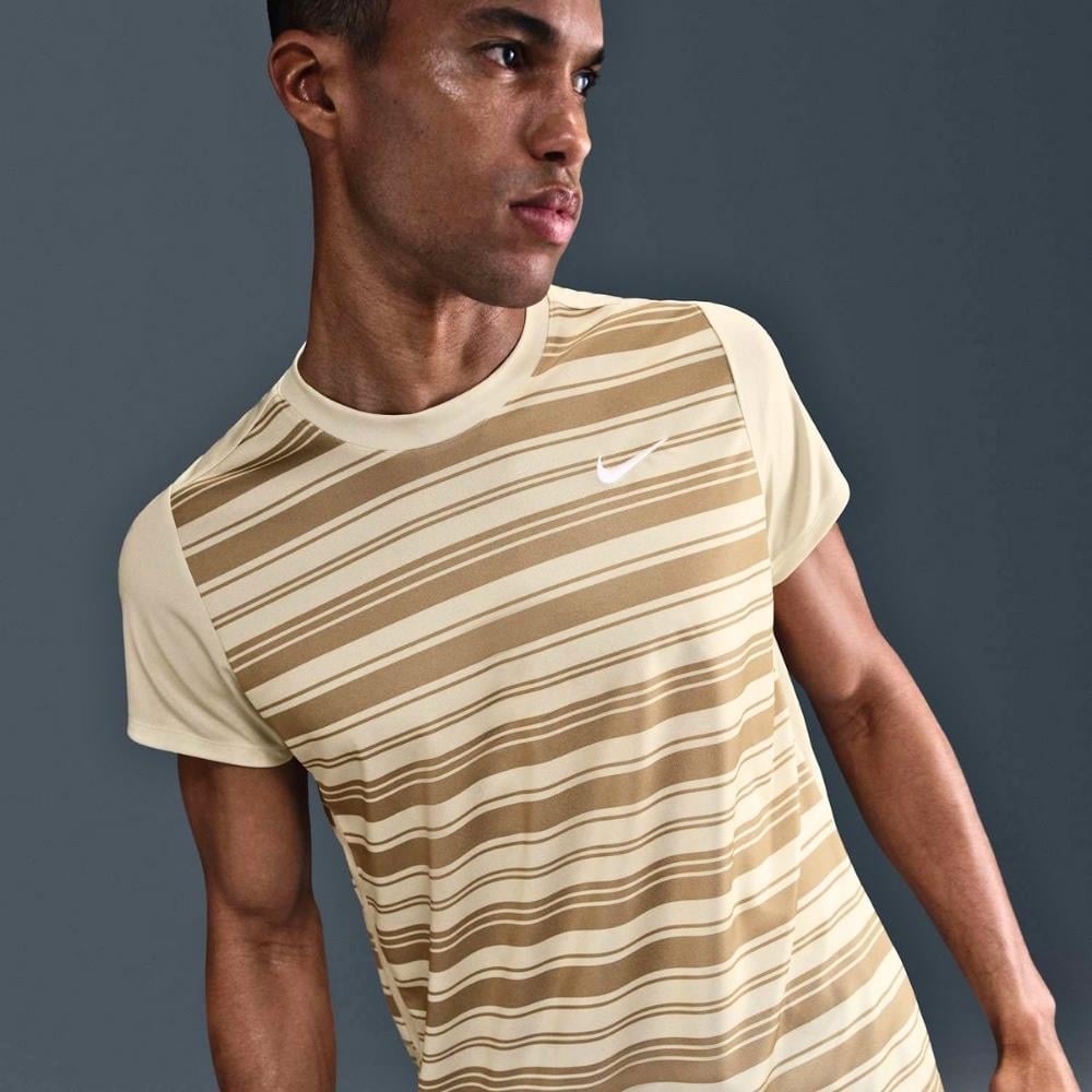 NikeCourt Dri-FIT Victory Tenis T-Shirt - Sarı