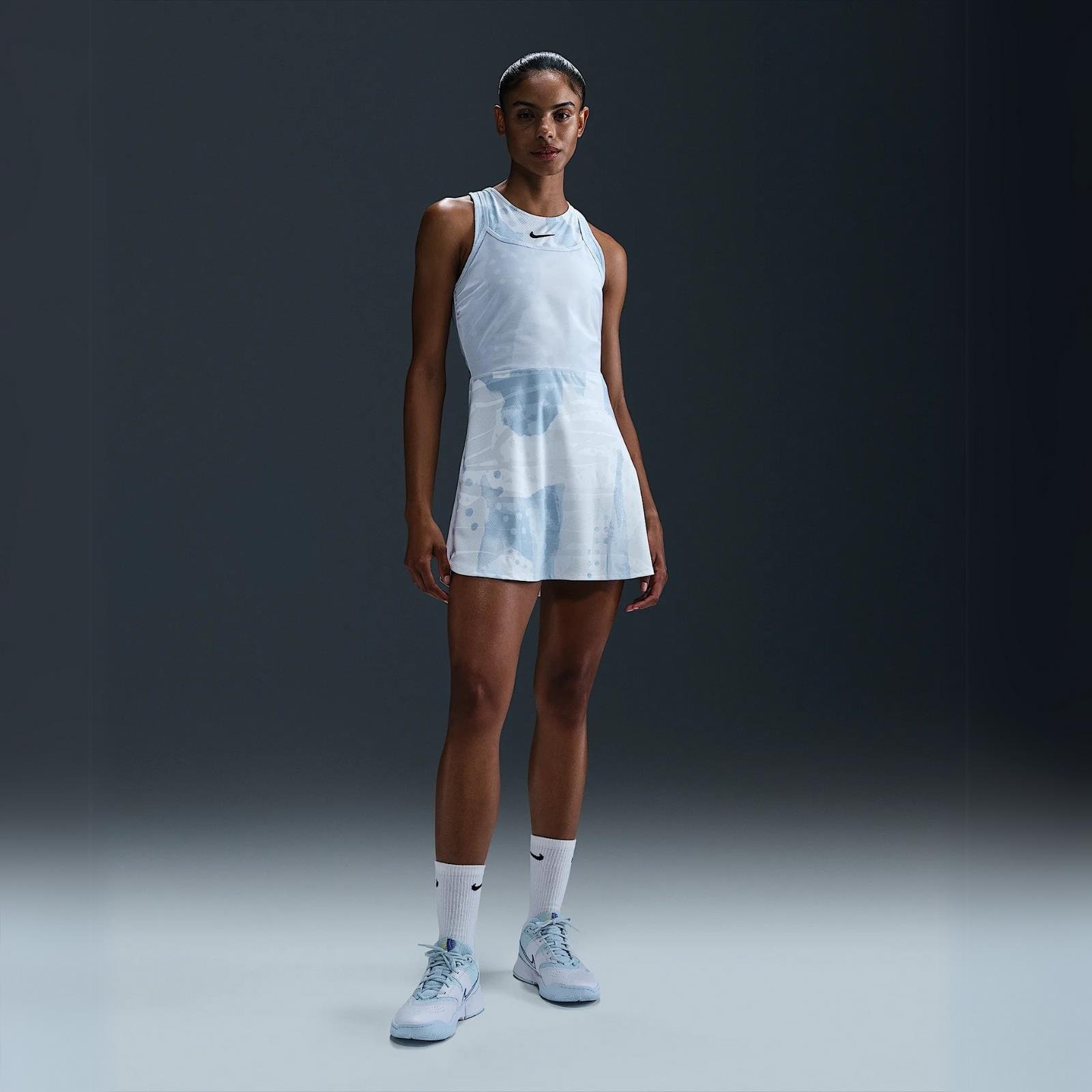 NikeCourt Slam Dri-FIT Baskılı Tenis Elbisesi