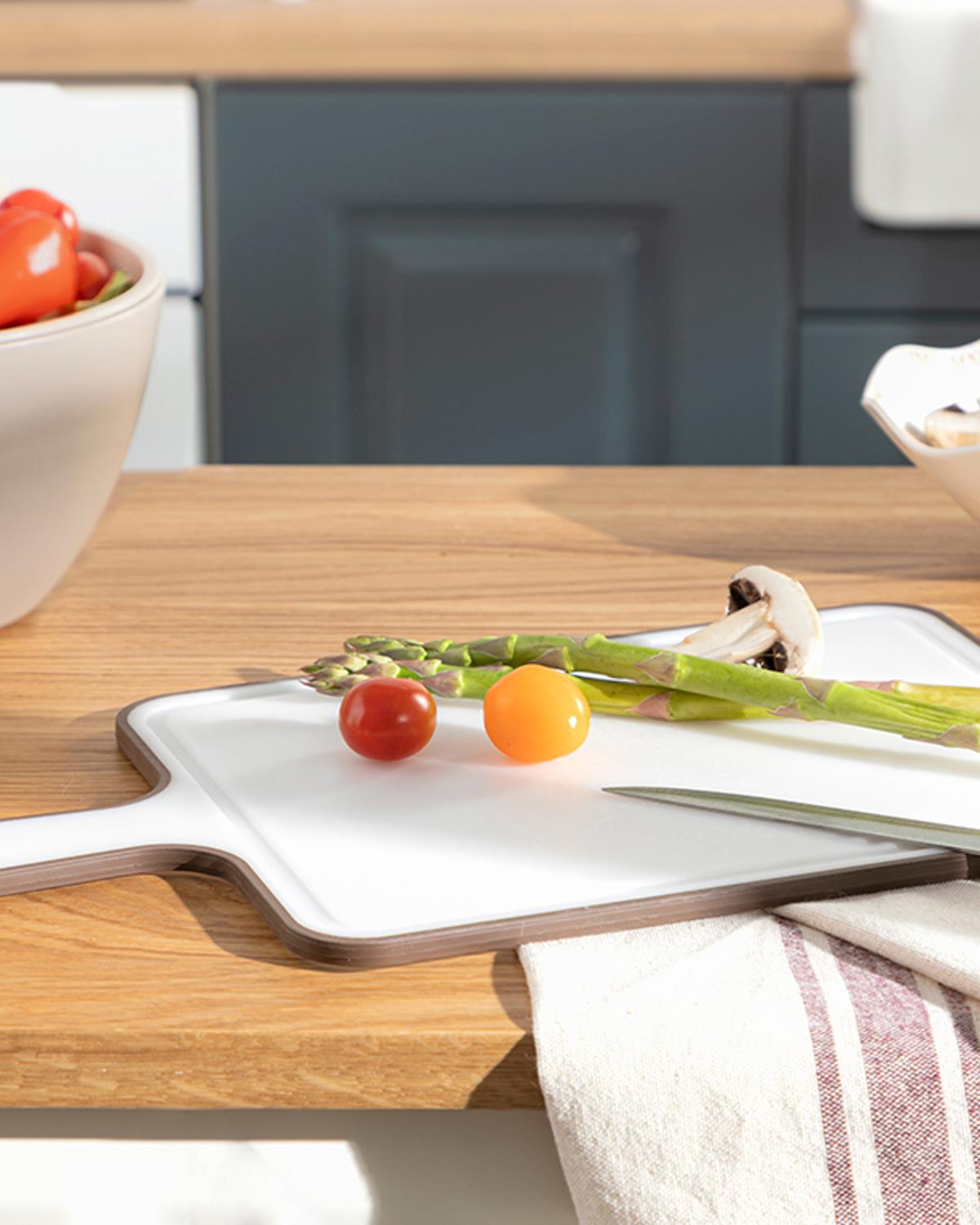 Basıc Дъска За Рязане С дръжка Пластмаса 35 см Кафяв