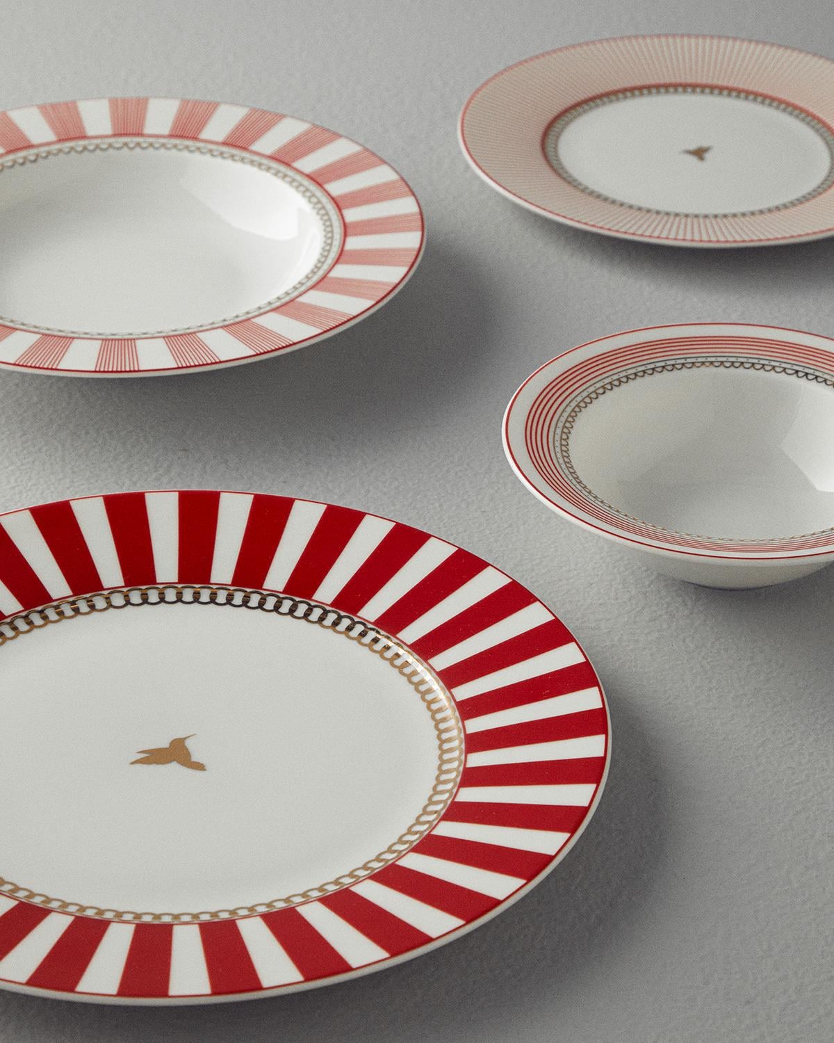 Effect Комплект За Хранене Порцелан 24 части за 6 души Червен