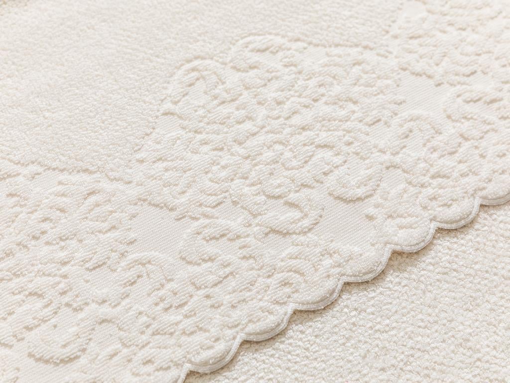 Gorgeous Roses ХАВЛИЯ ЗА ЛИЦЕ Жакардов 50x80 cm Cream.