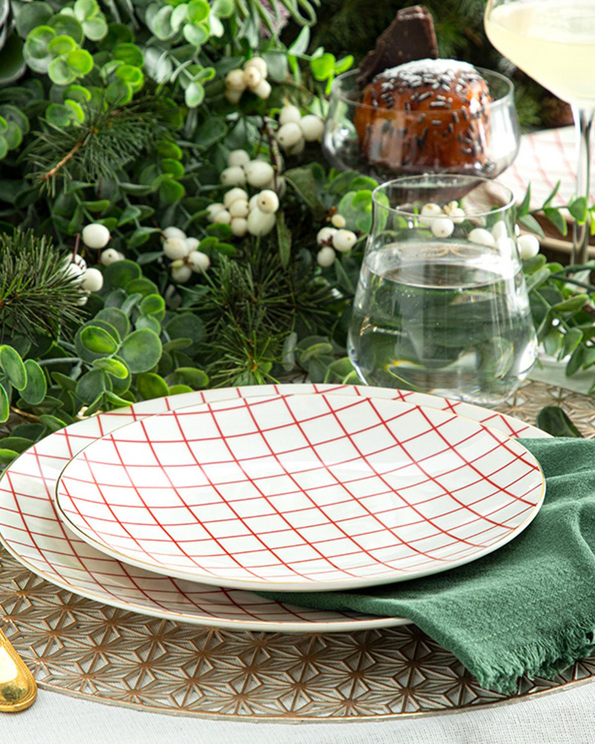 Modern Check Чиния За Торта Bone Порцелан, Червено, 20 Cm