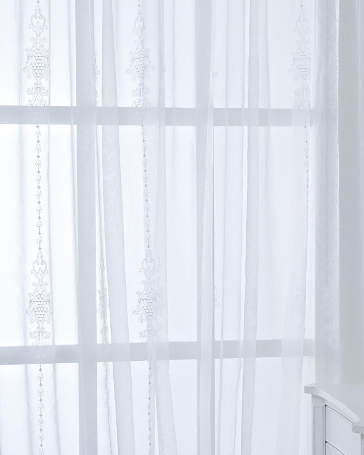 Pillar Перде От Тюл Бродерия 300x260 см Бял