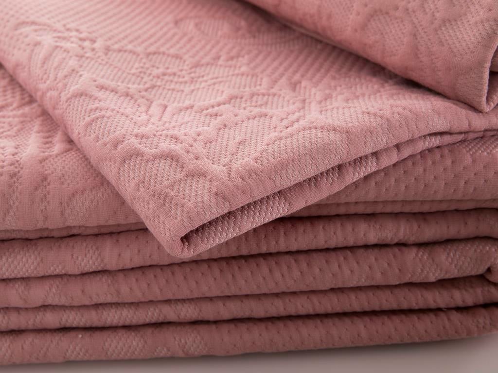 Rosy Damask ПОКРИВКА ЗА ЛЕГЛО К Двоен човек Плетиво 240x260 cm Pink
