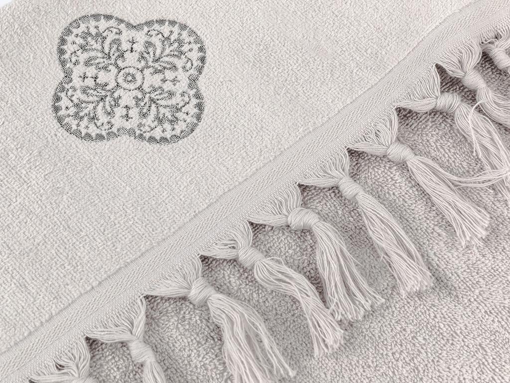 Tulip Damask ХАВЛИЯ ЗА ЛИЦЕ Бродирано кадифе 40x60 cm Light Gray