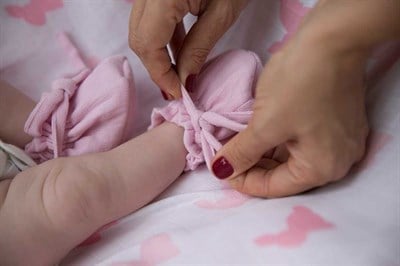 Deux  Lapins Innocent Pink Müslin Bebek Patik Bebek Patik
