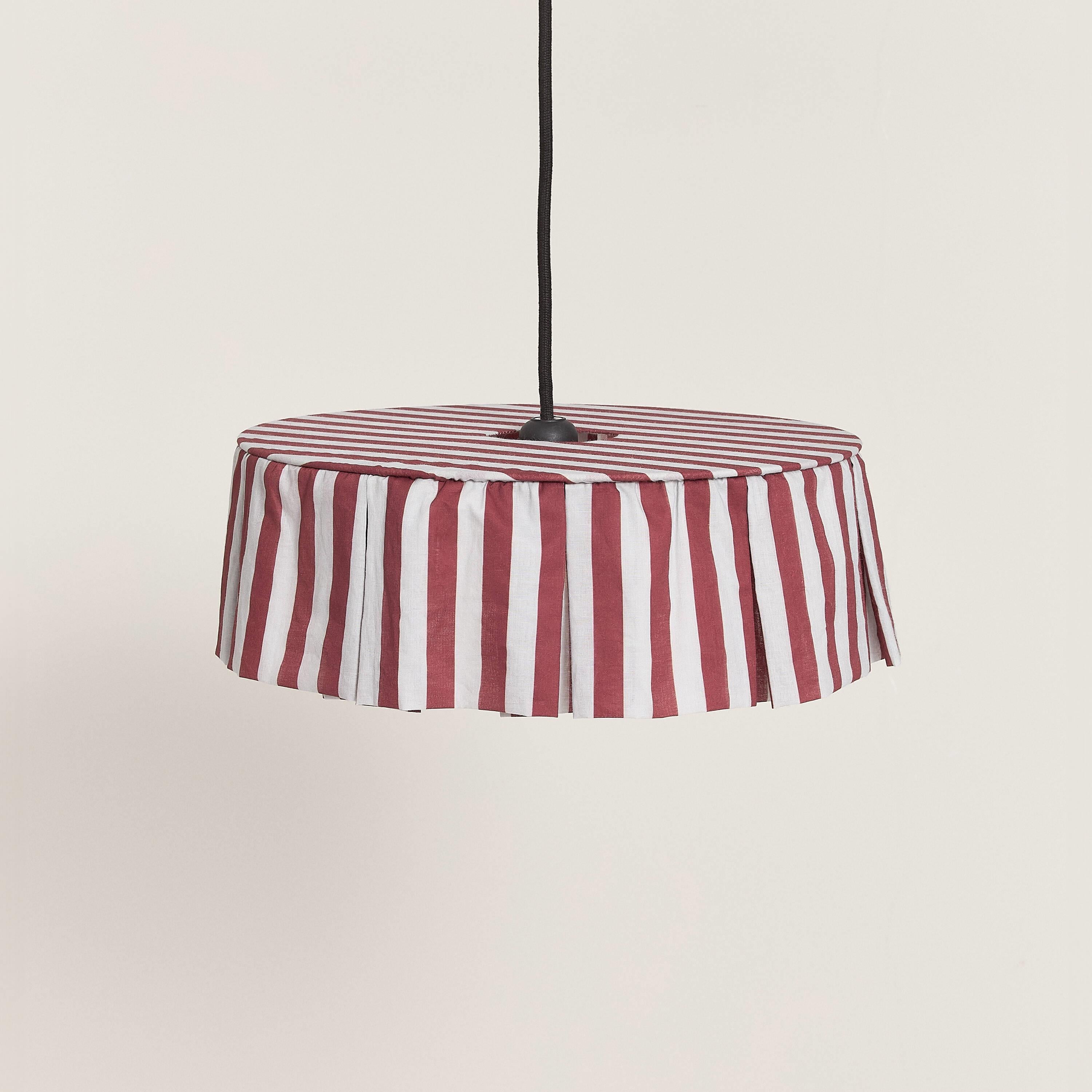 Vibes Aydınlatma Şapkası, 40cm çap, Maroon Stripes Kategorisiz NOBODINOZ