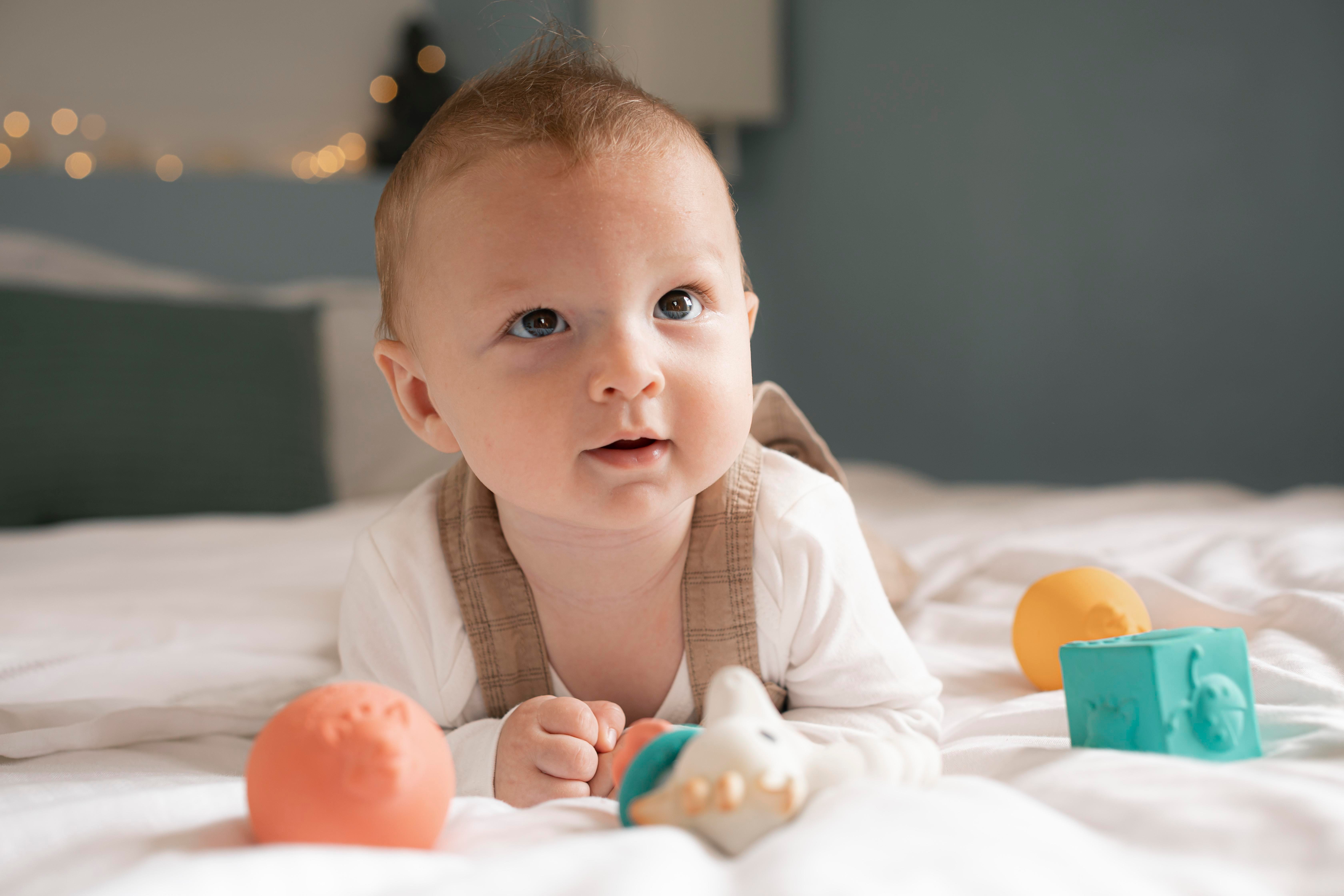 Sophie la Girafe, So Pure Early Learning Diş Kaşıyıcı Hediye Seti Diş Kaşıyıcı Sophie La Girafe