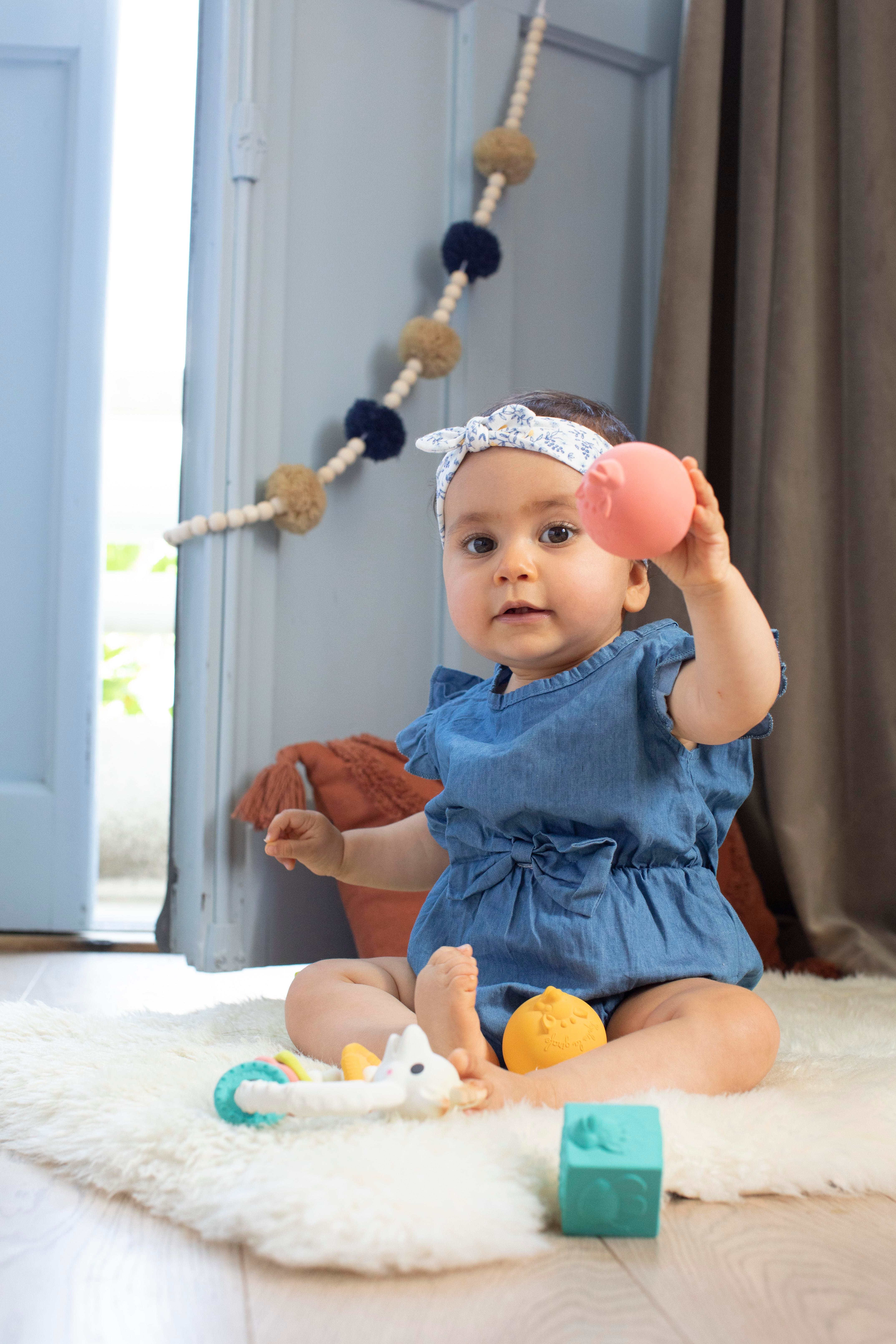 Sophie la Girafe, So Pure Early Learning Diş Kaşıyıcı Hediye Seti Diş Kaşıyıcı Sophie La Girafe