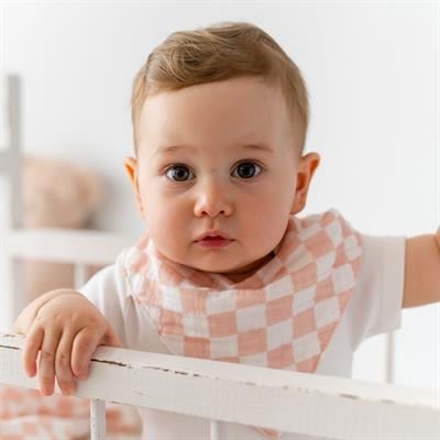 Üçgen Mama Önlüğü,Pudra Dama Önlük ve Bereler Mama Yoyo Baby & Kids