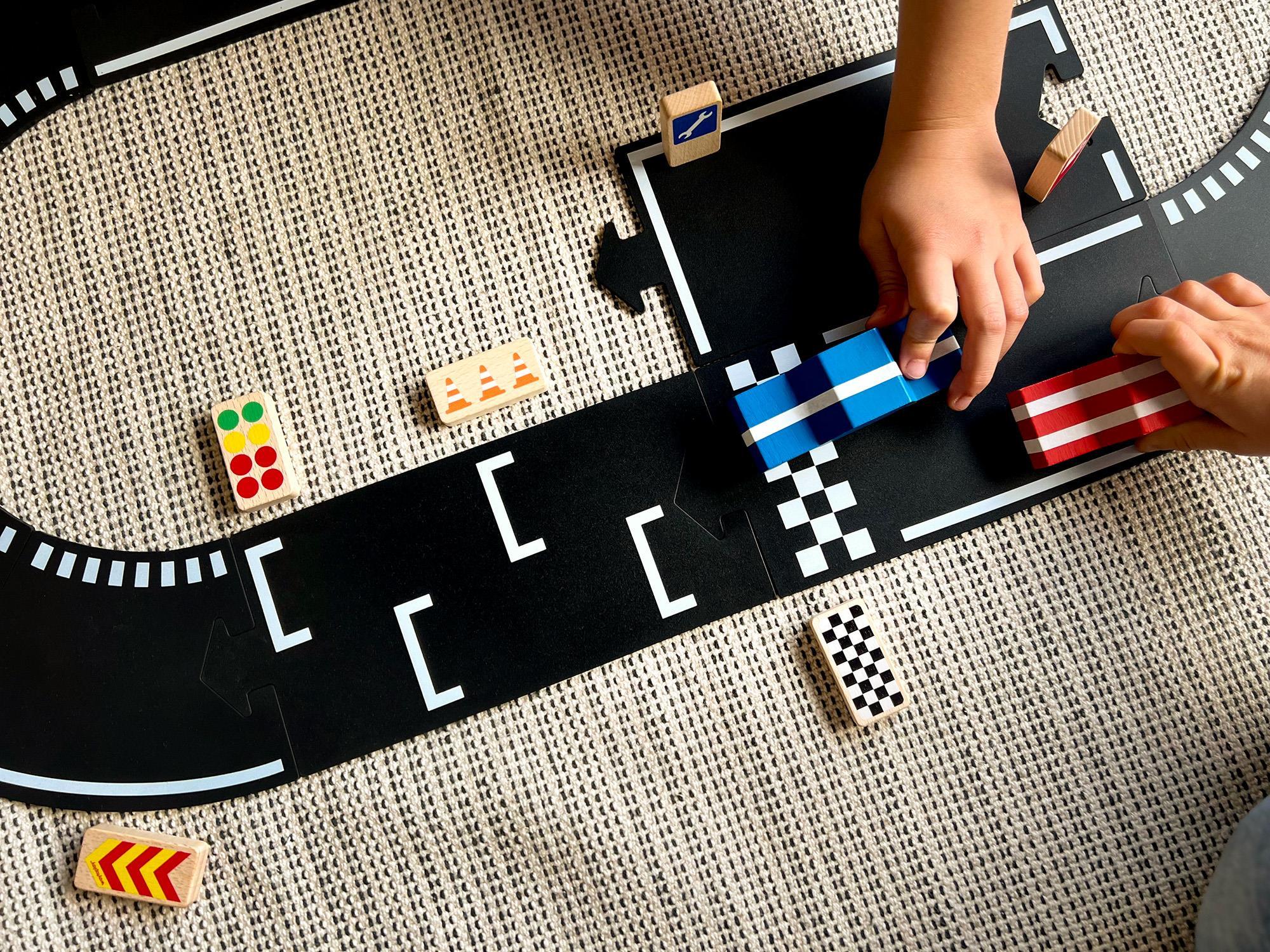 Waytplay - Roadblocks Set Race Signs