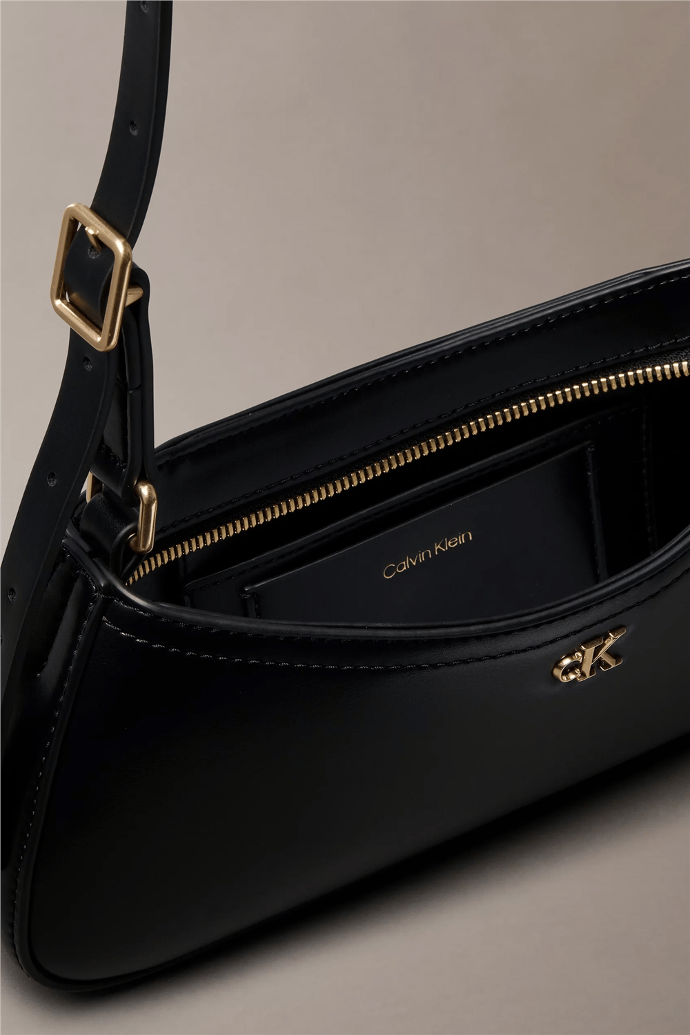 Calvin Klein Kadın CK Small Shoulder Bag Mini Omuz Çantası Siyah