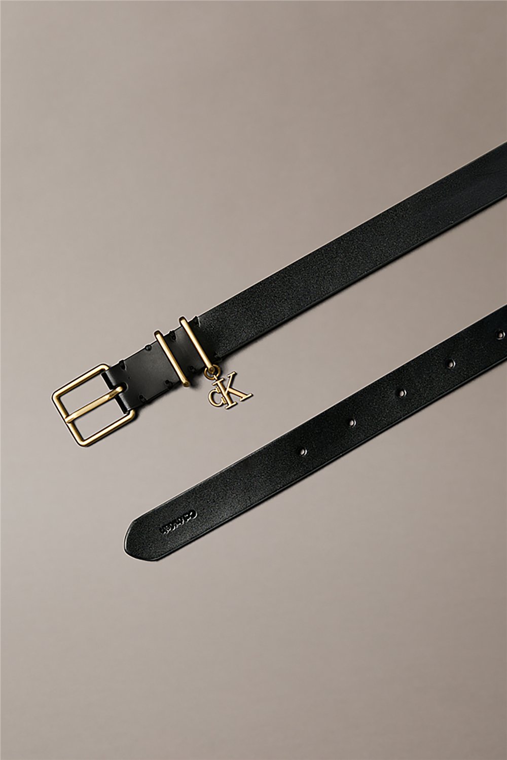Calvin Klein Monogram Charm  Keep Kadın Kemer