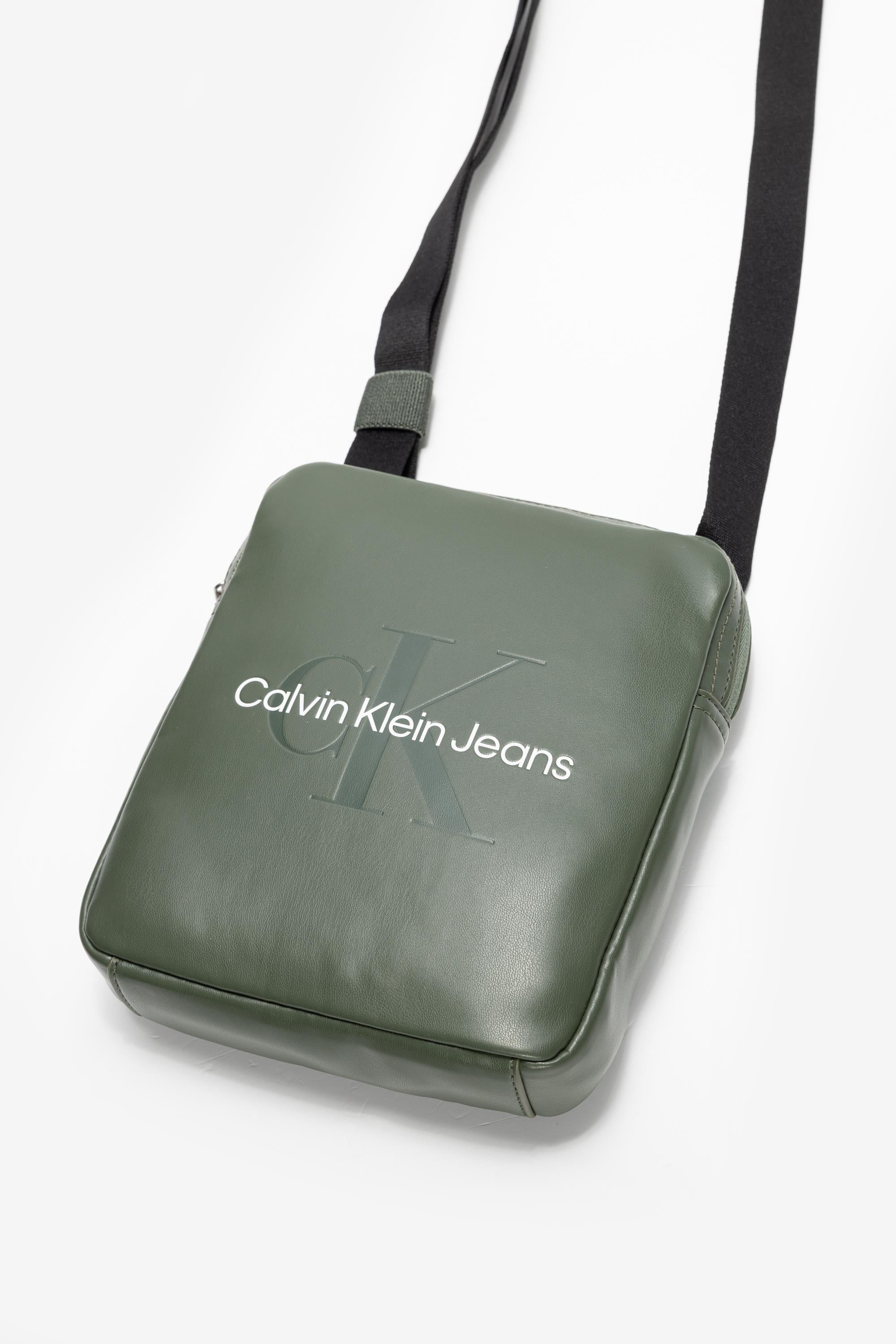 Calvin Klein Monogram Soft 18 Erkek Reporter Çanta Yeşil